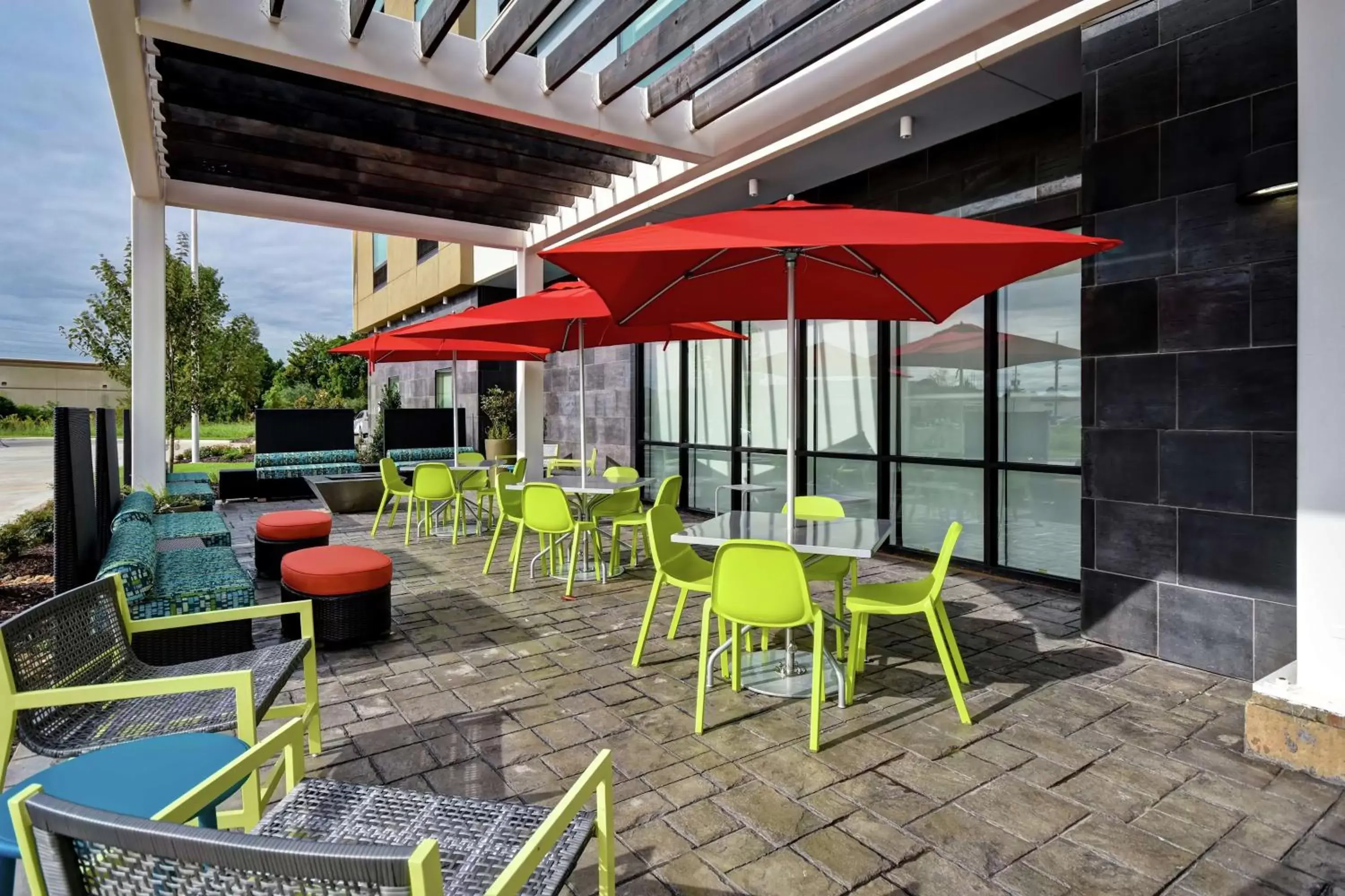 Patio in Home2 Suites By Hilton Shreveport