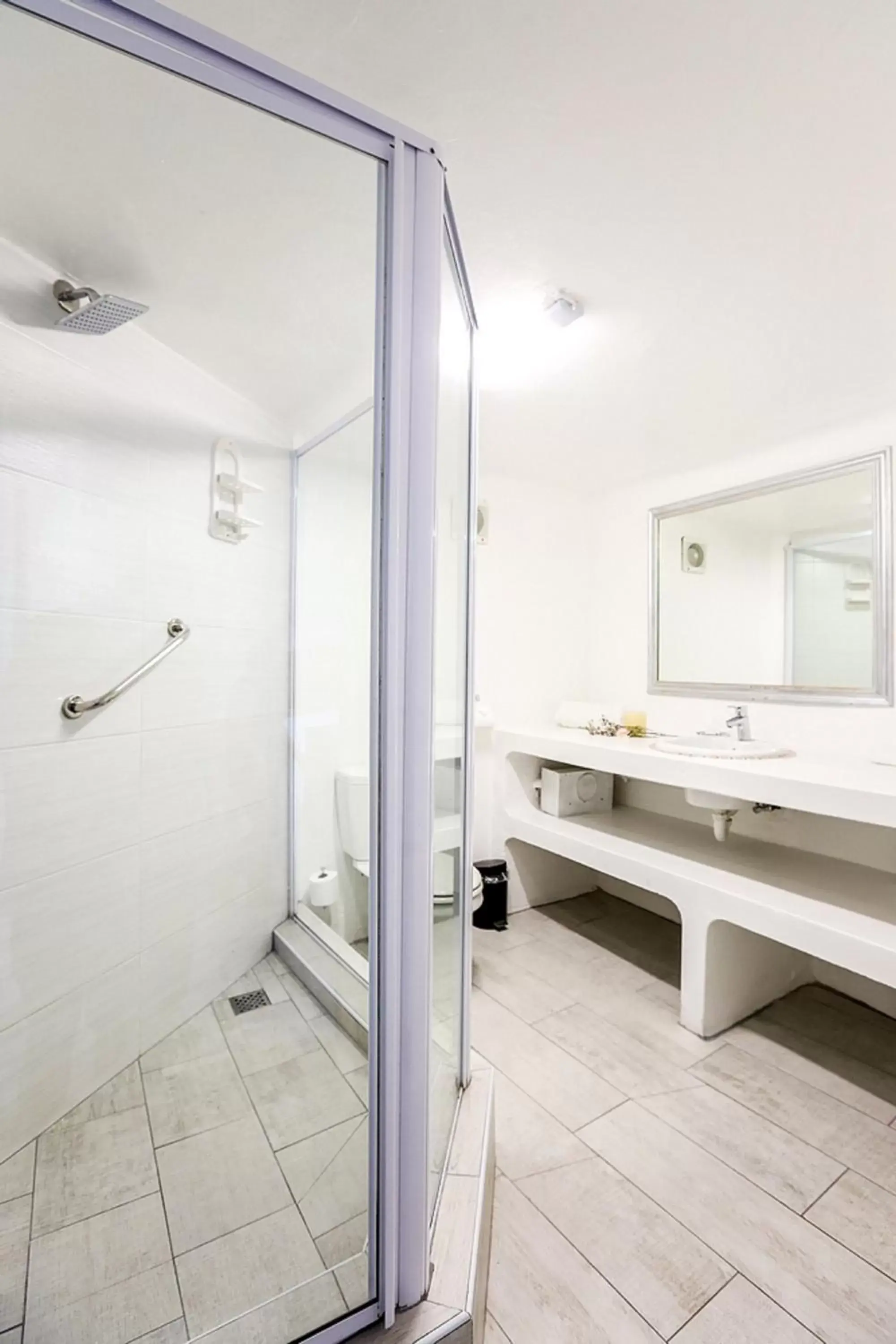 Bathroom in Misty Waves Boutique Hotel