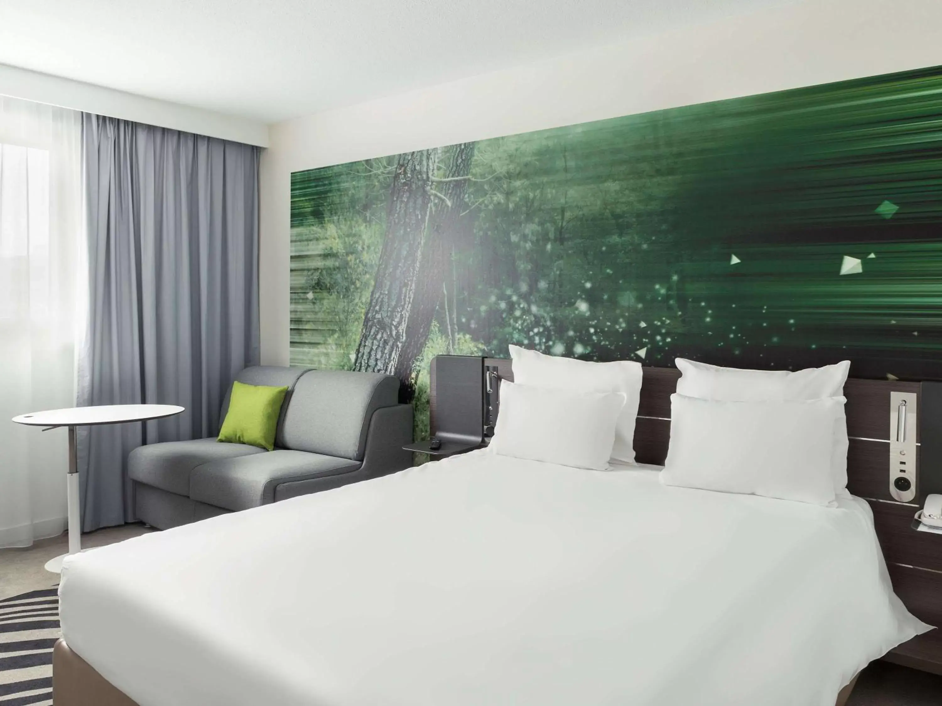 Photo of the whole room, Bed in Novotel Paris Charles de Gaulle Airport