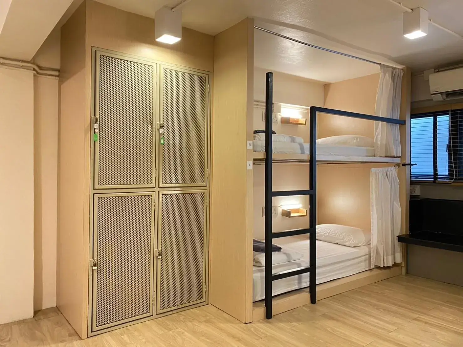 Bunk Bed in Monomer Hostel