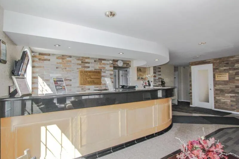 Lobby or reception in Canadas Best Value Inn Chinook Station