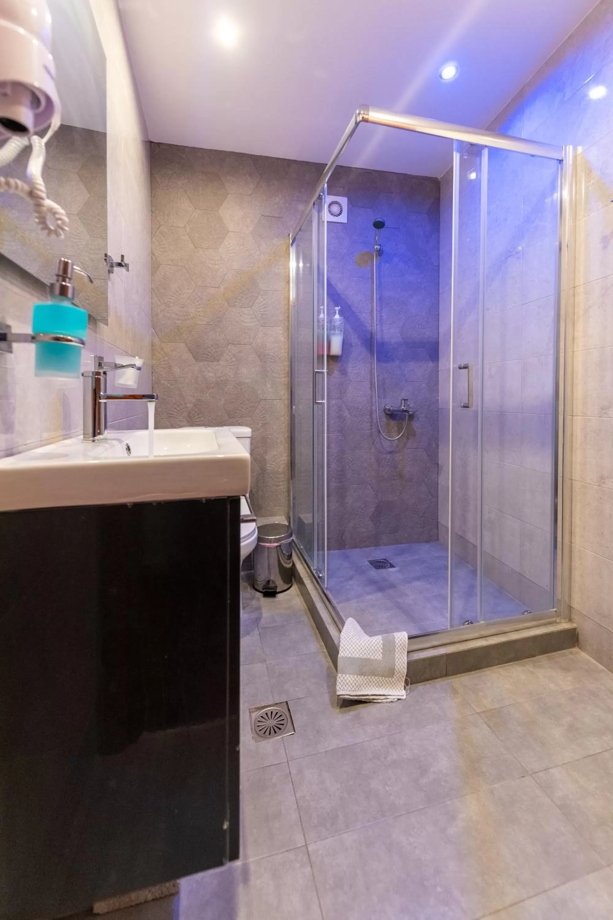Shower in Apartments Tina FREE transfer from-to the airport
