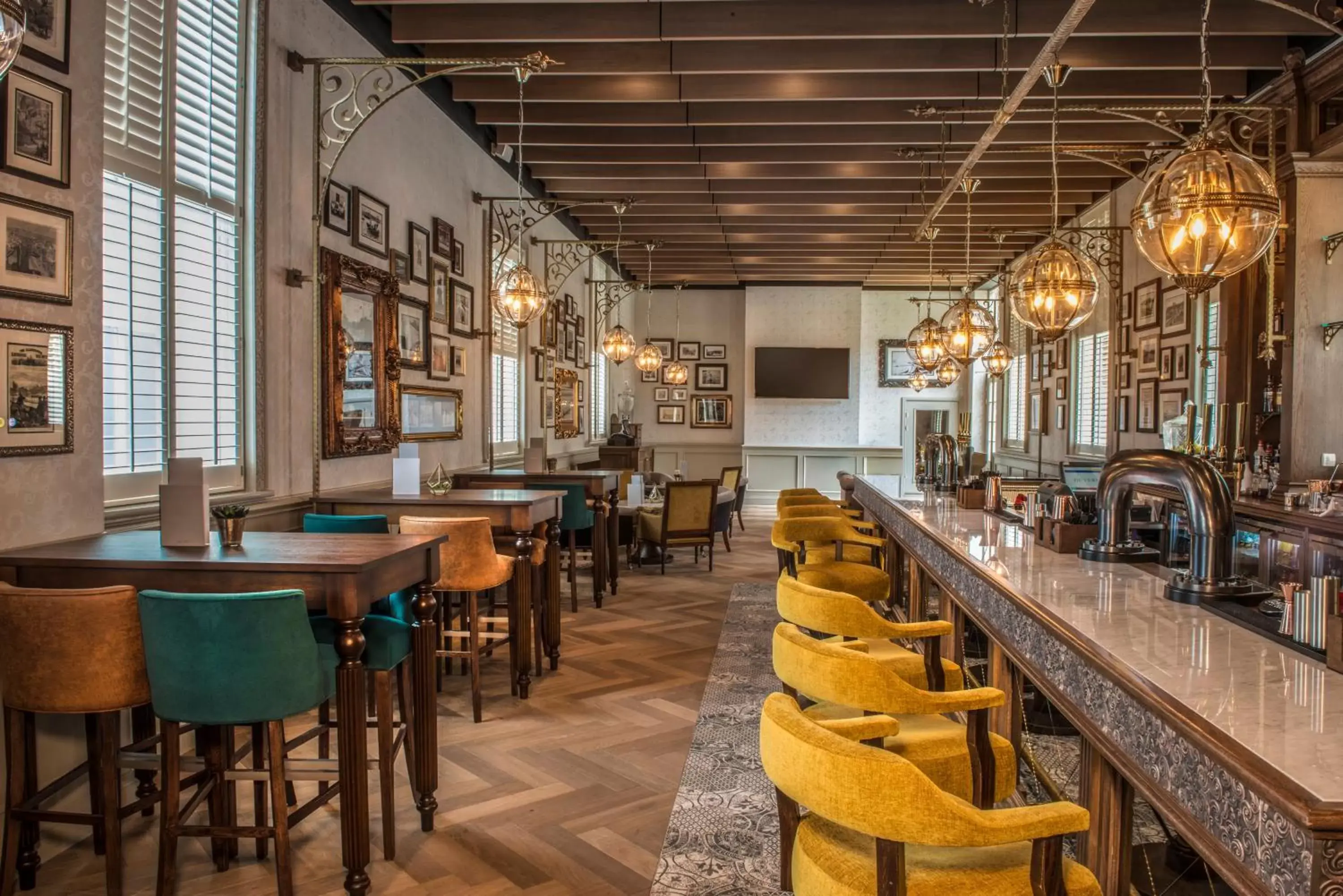 Dining area, Lounge/Bar in De Vere Beaumont Estate