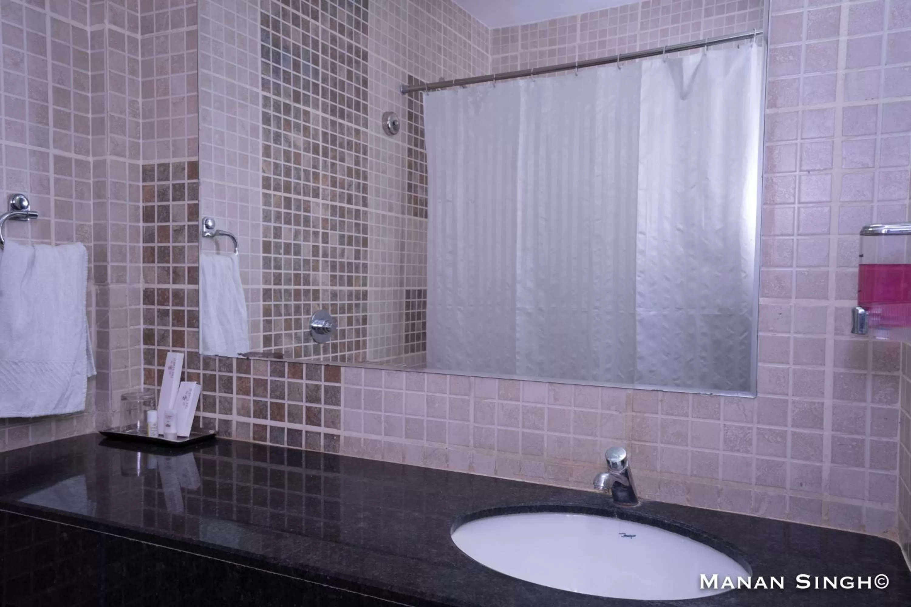 Bathroom in Hotel Samrat
