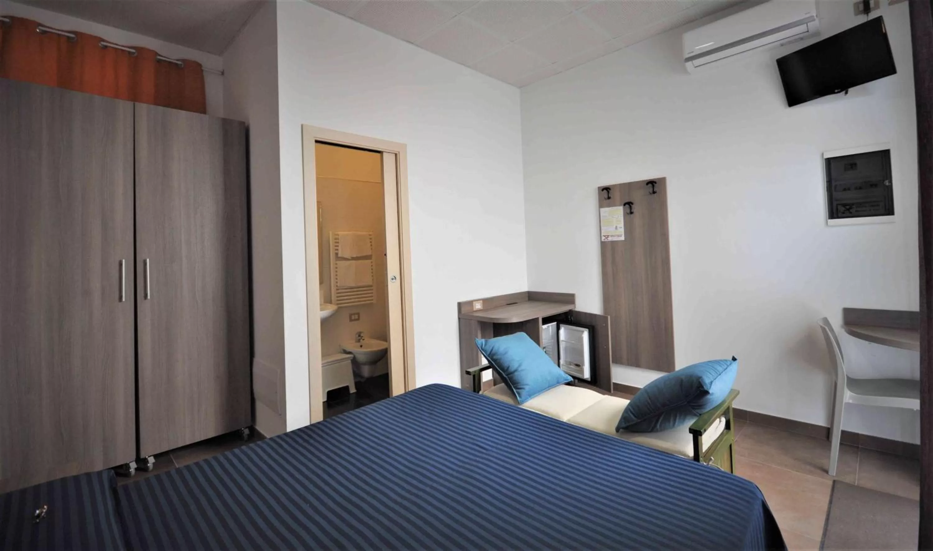 Area and facilities, Bed in Hotel Miramare Dipendenza