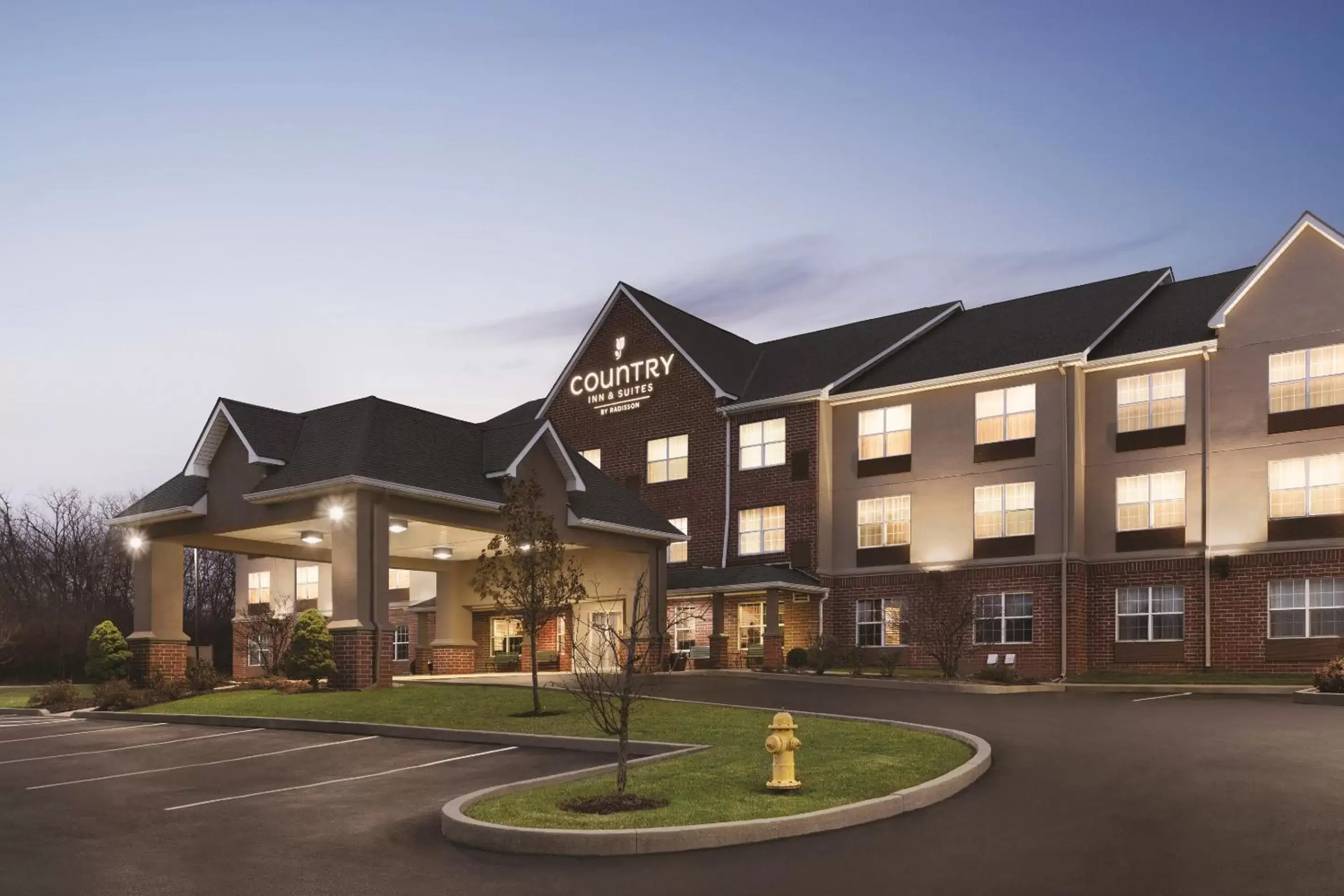 Facade/entrance, Property Building in Country Inn & Suites by Radisson, Fairborn South, OH