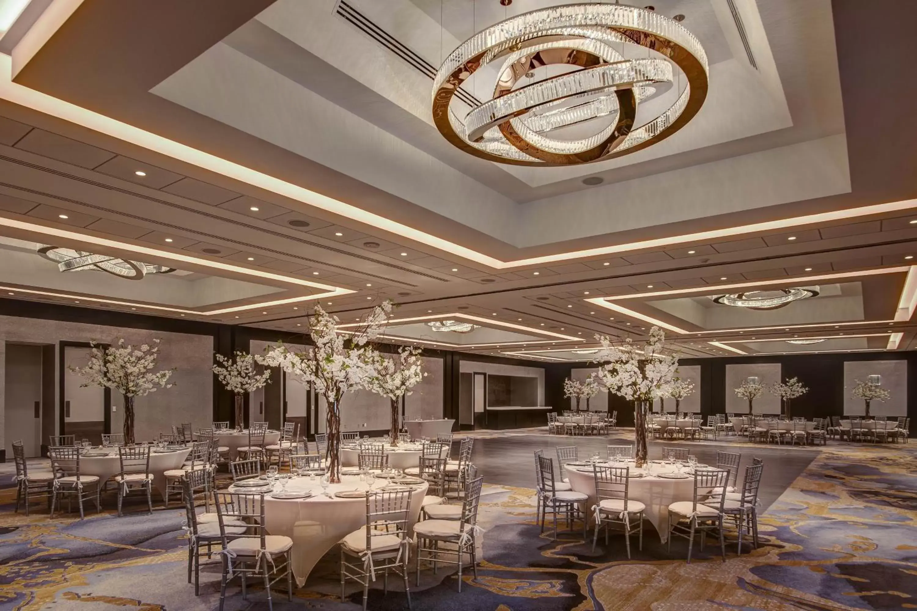 Meeting/conference room, Restaurant/Places to Eat in Sheraton Eatontown Hotel