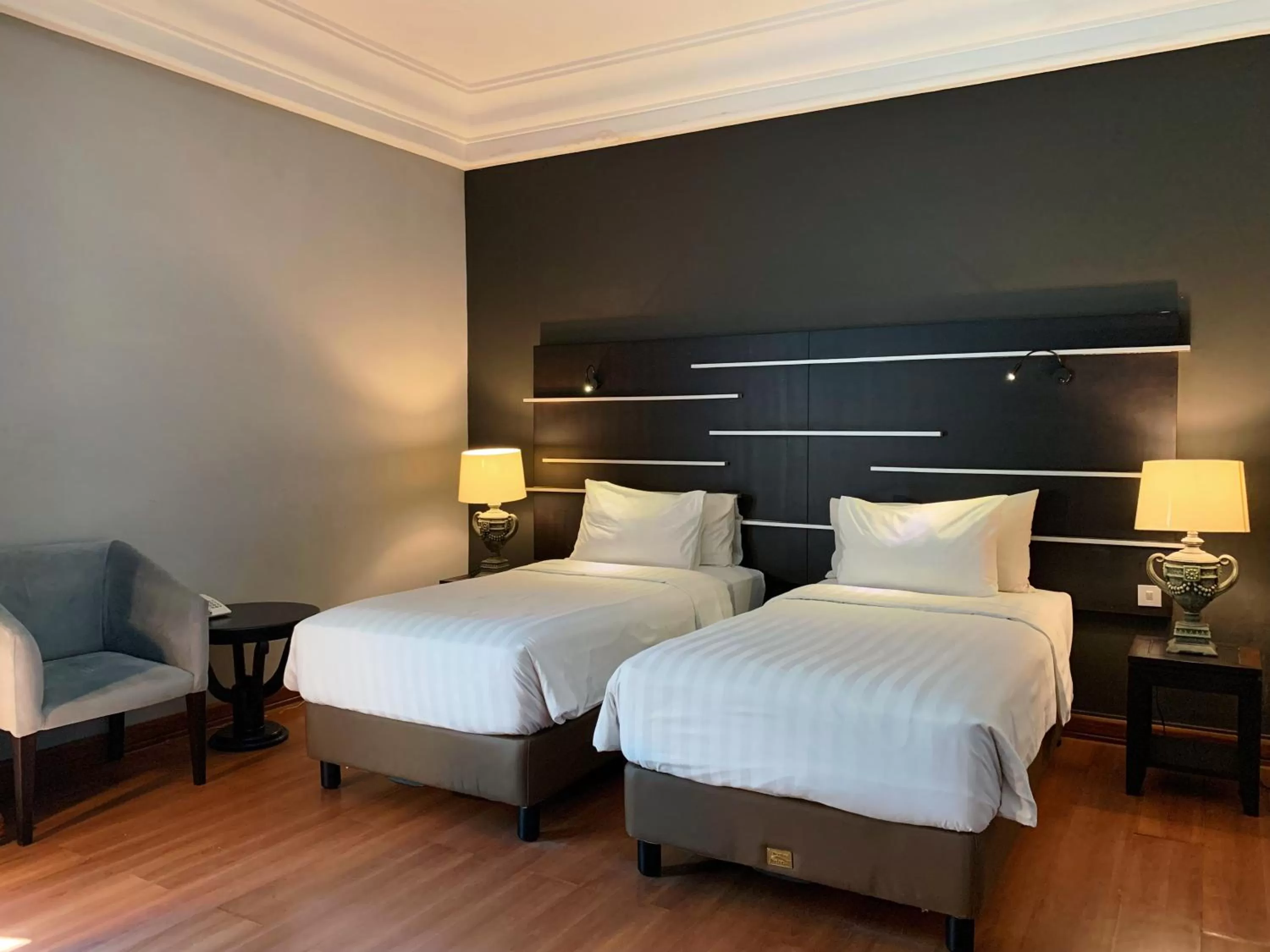 Twin Room with Balcony in Madina Inn Hotel