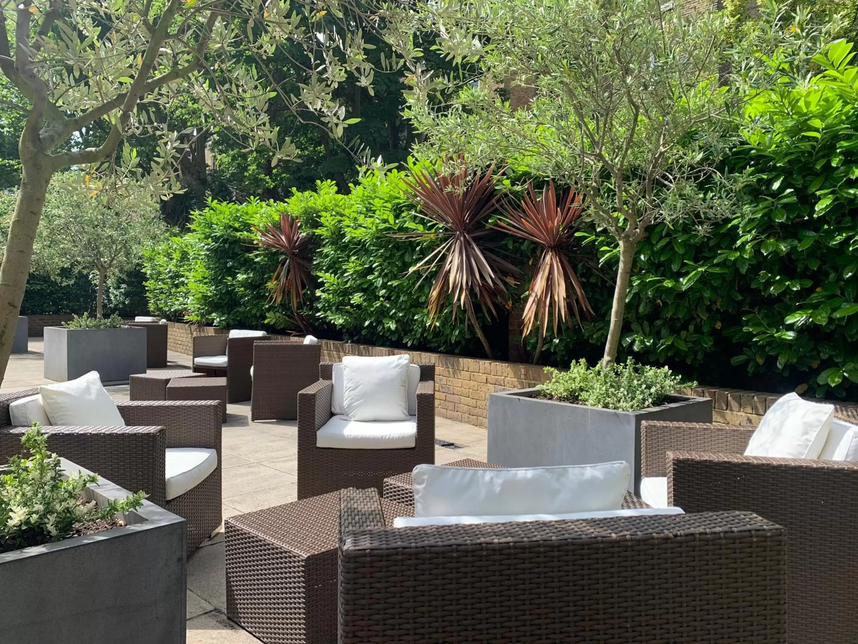 Garden, Patio/Outdoor Area in Templeton Place by Supercity Aparthotels