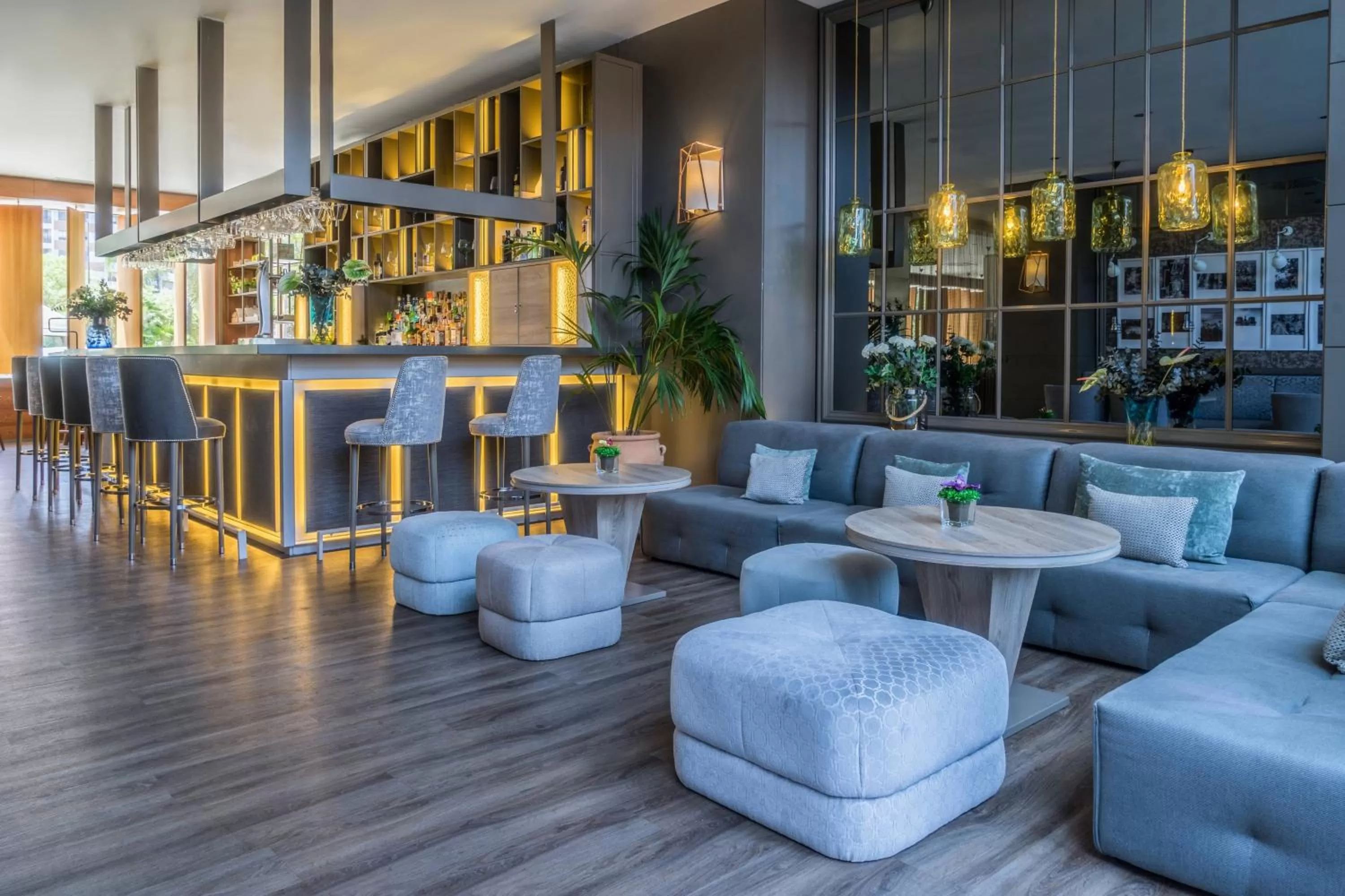 Lounge or bar in AC Hotel Valencia by Marriott