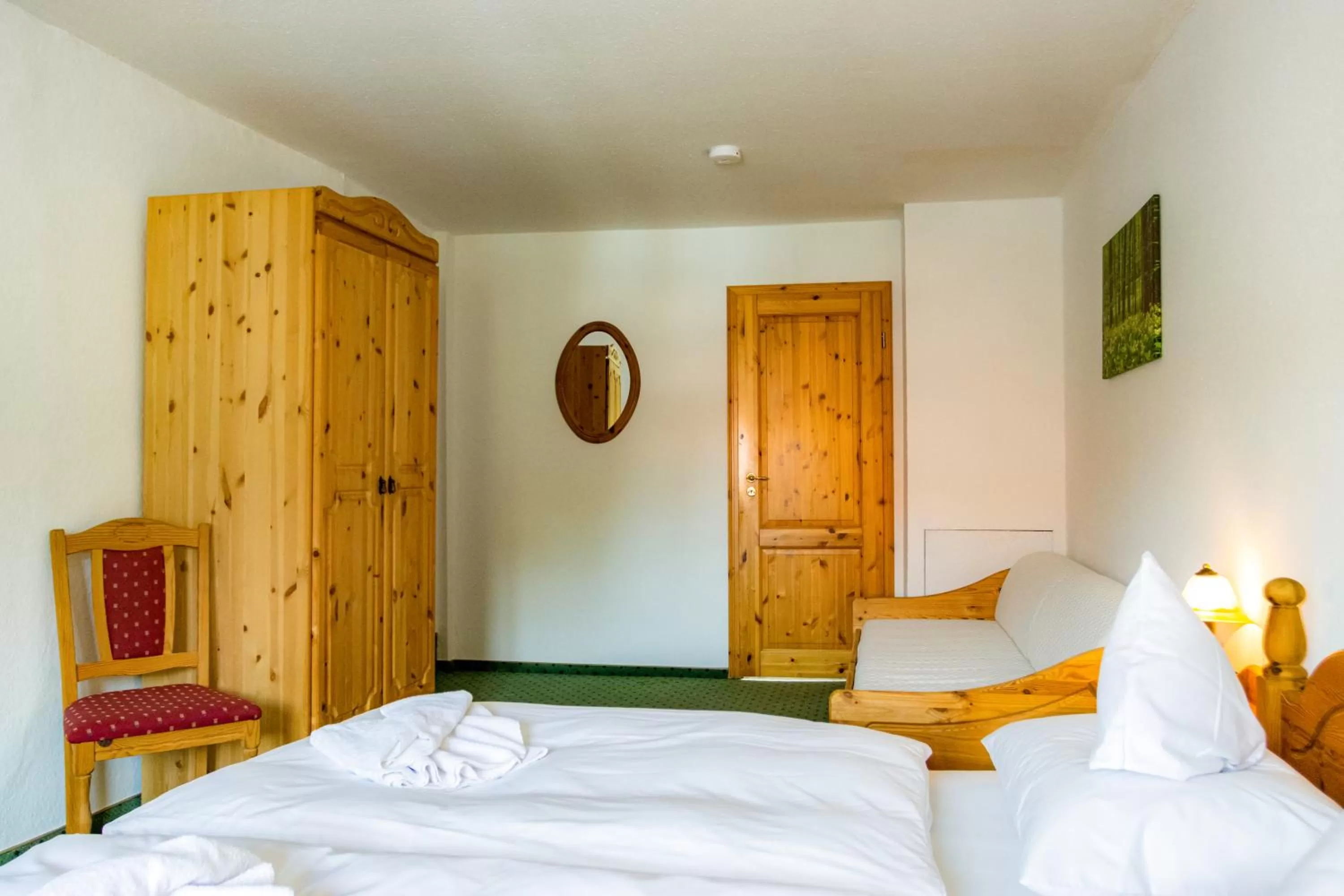 Photo of the whole room, Bed in Hotel & Restaurant Brauner Hirsch Osterwieck