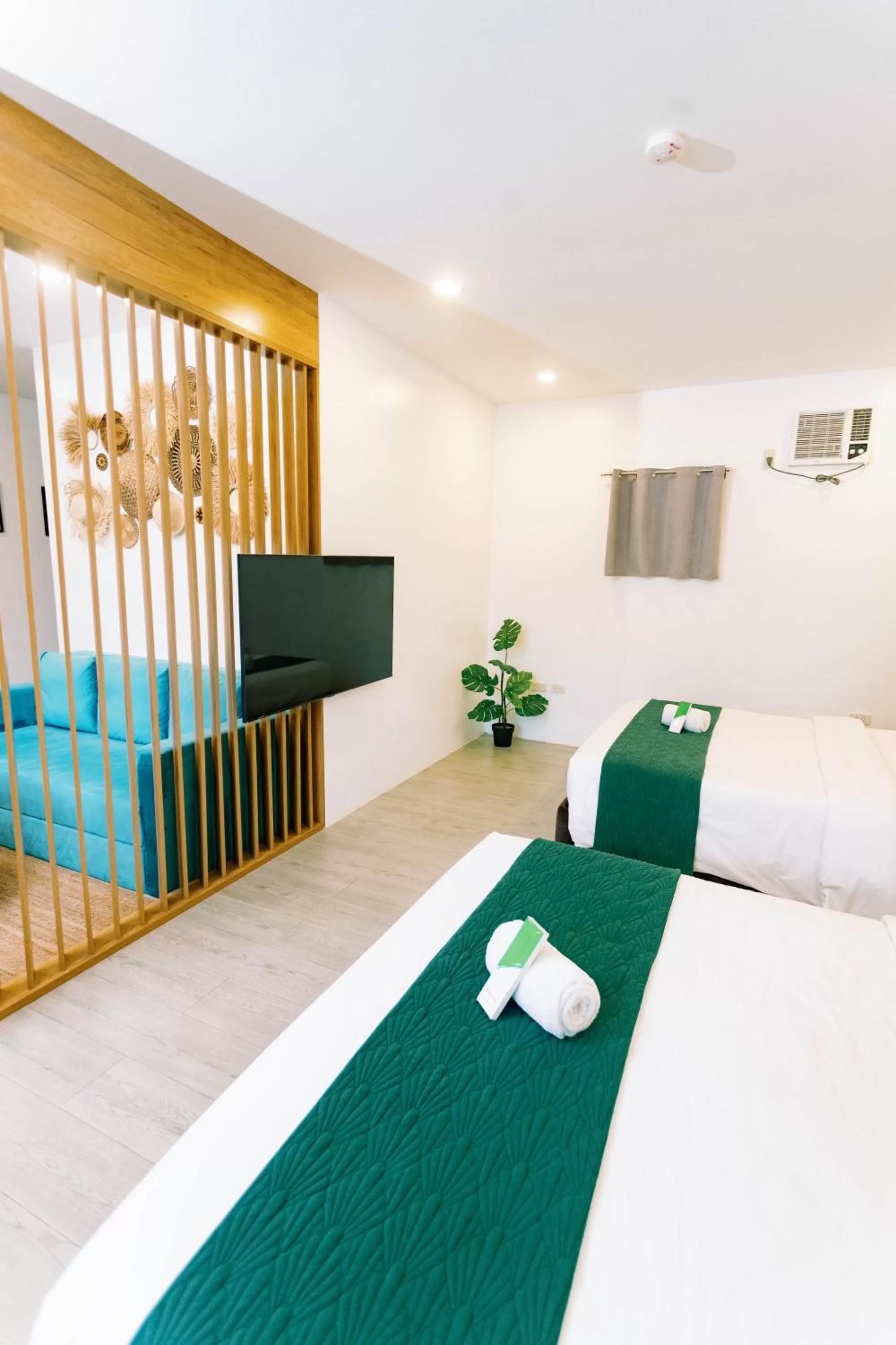 TV and multimedia, Bed in 3 Peaks Resort & Boutique Hotel