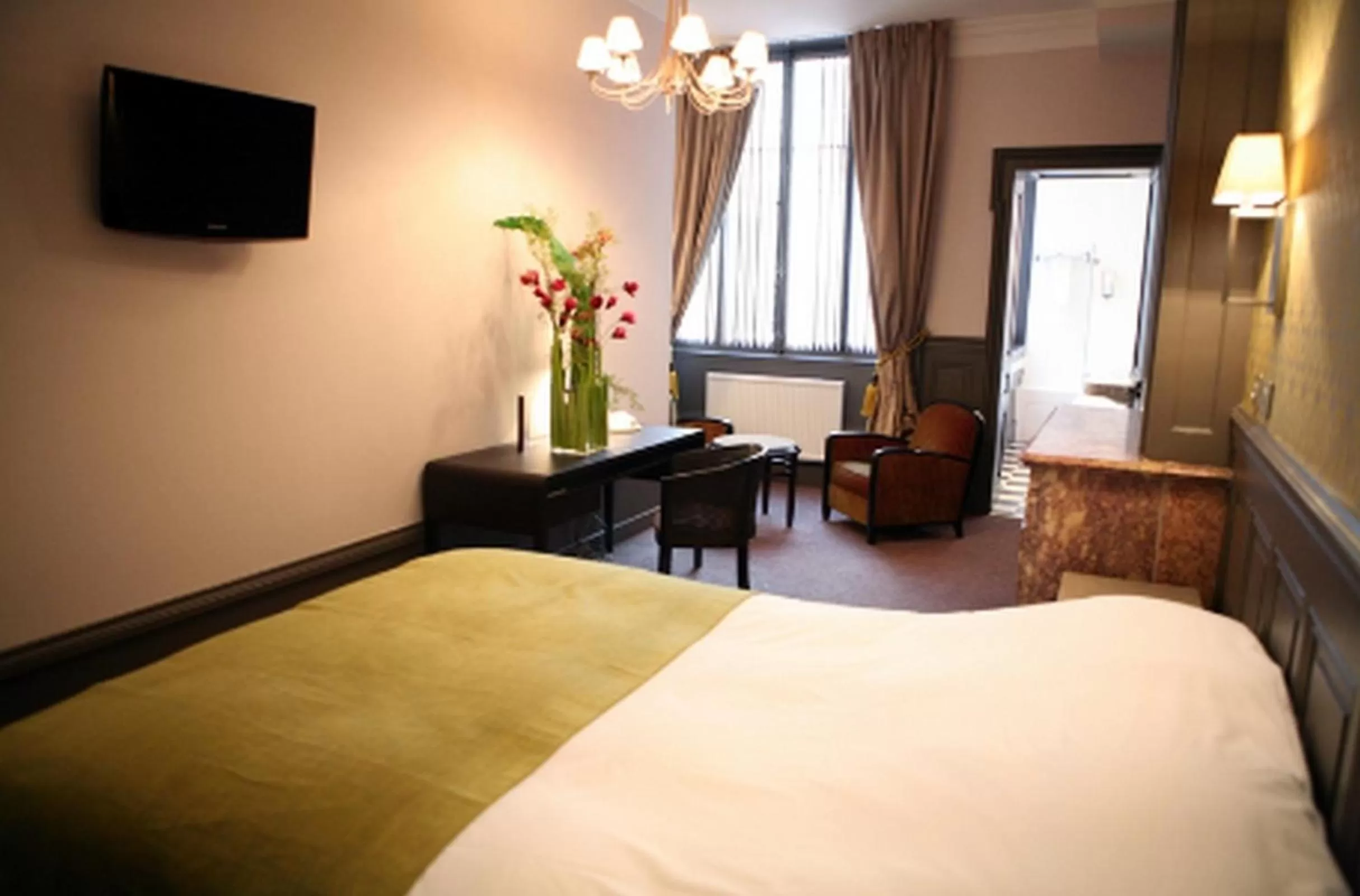 Bed in Bayard Bellecour