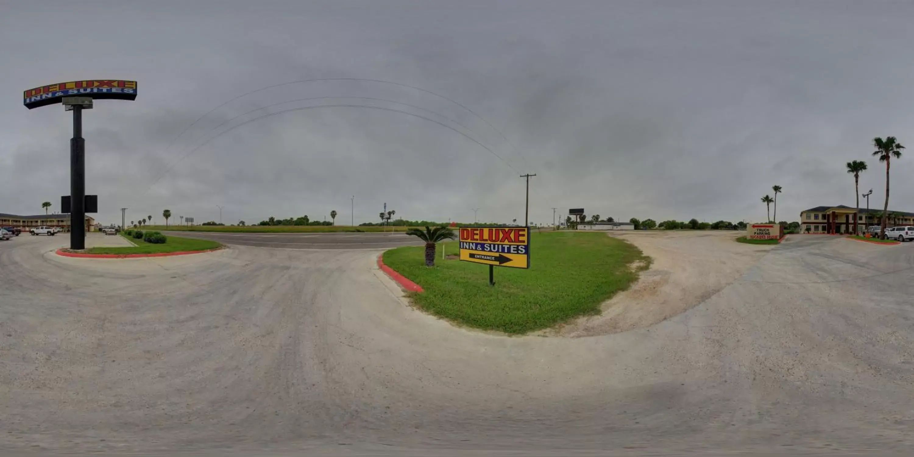 Facade/entrance in Deluxe Inn and Suites Facade/entrance in Deluxe Inn and Suites