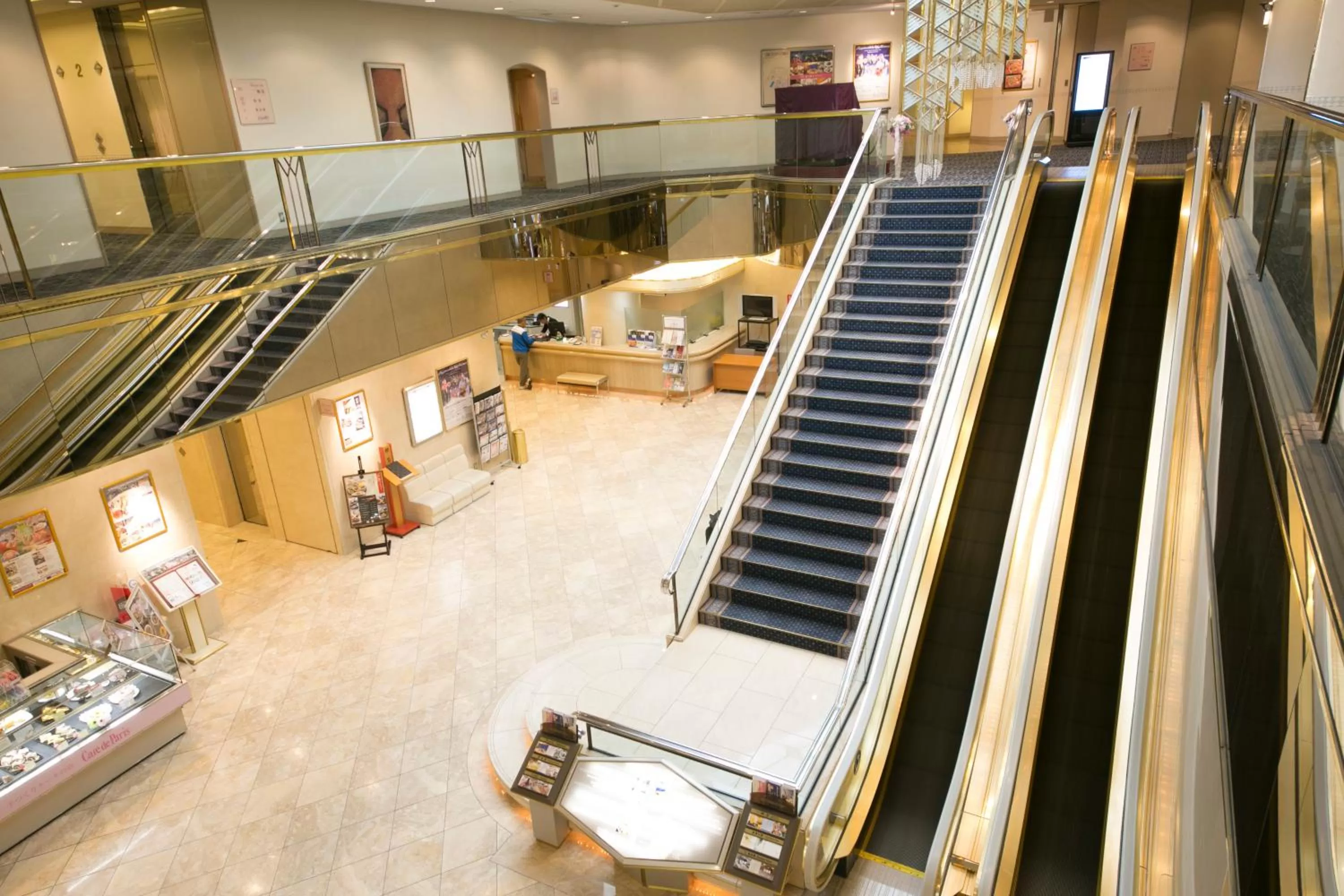 Lobby or reception in Shin Osaka Washington Hotel Plaza