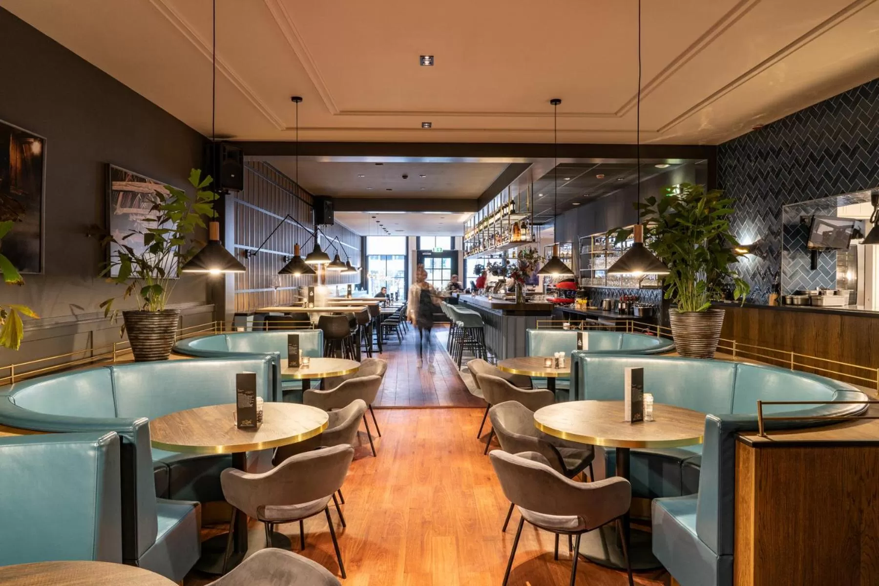 Restaurant/places to eat in Hotel Grandcafe De Doelen