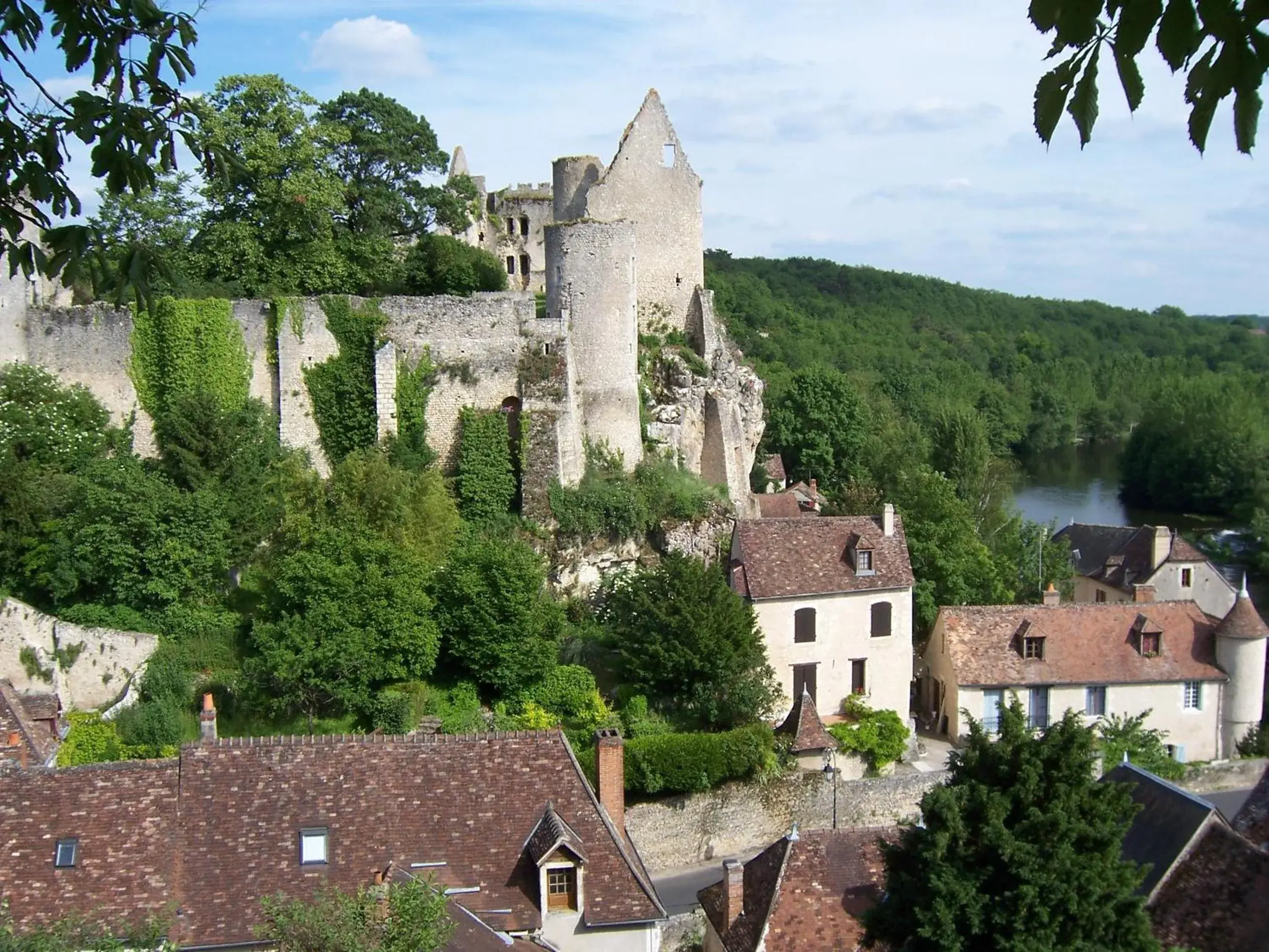 Nearby landmark in Logis Les Loges du Parc