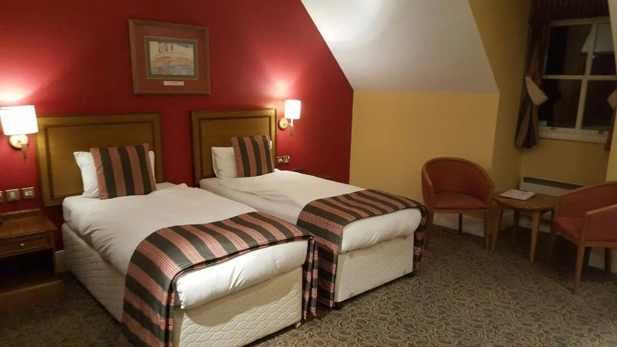 Bed, Room Photo in The Catherine Wheel Wetherspoon Hotel