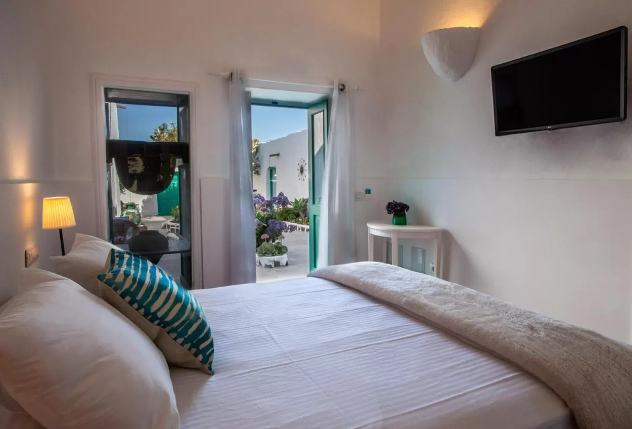 Bed in Los Lirios Hotel Rural - Adults Only