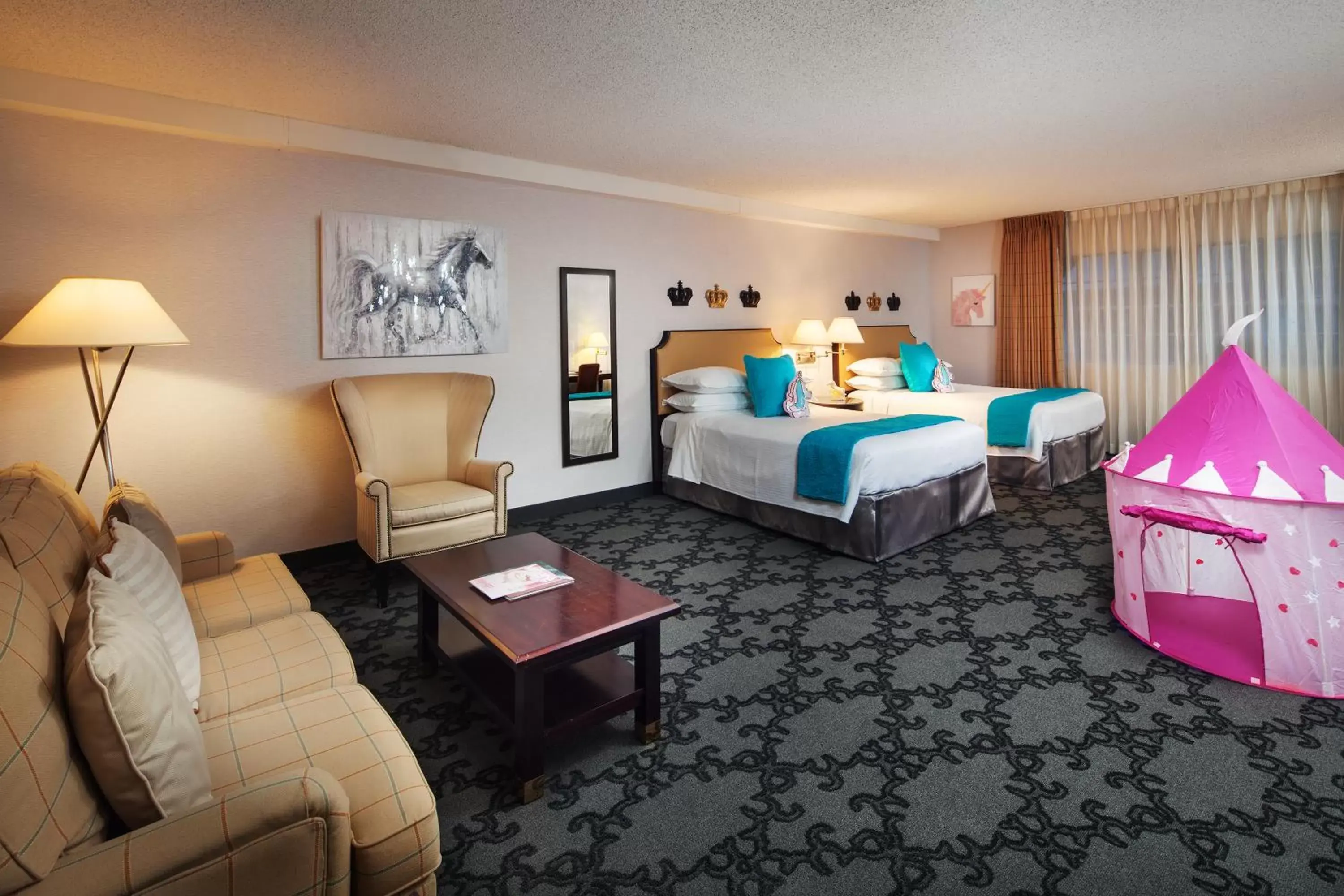 Photo of the whole room, Bed in Anaheim Majestic Garden Hotel Photo of the whole room, Bed in Anaheim Majestic Garden Hotel