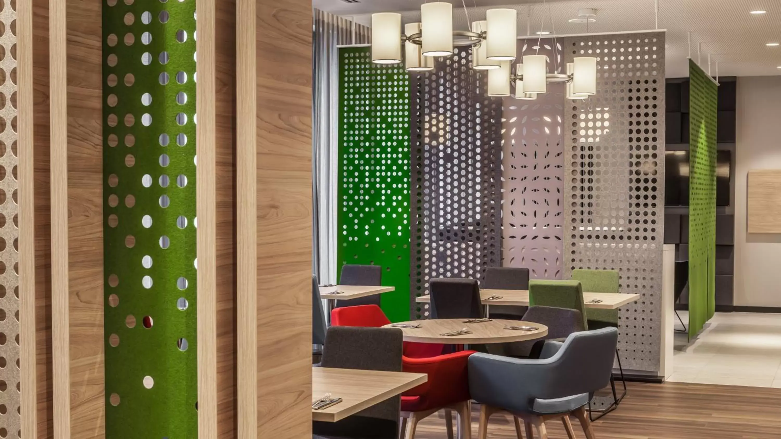 Restaurant/places to eat in Holiday Inn Express Munich - City East, an IHG Hotel