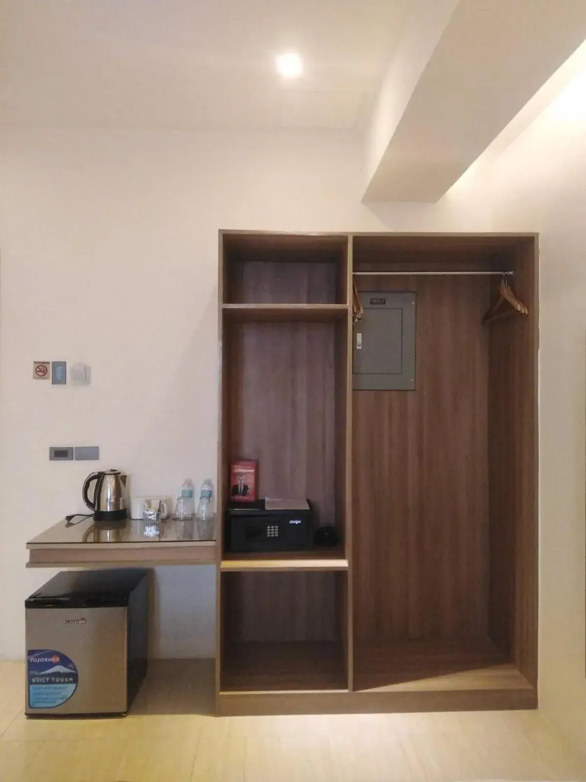 Kitchen/Kitchenette in Eastland Hotel And Residences