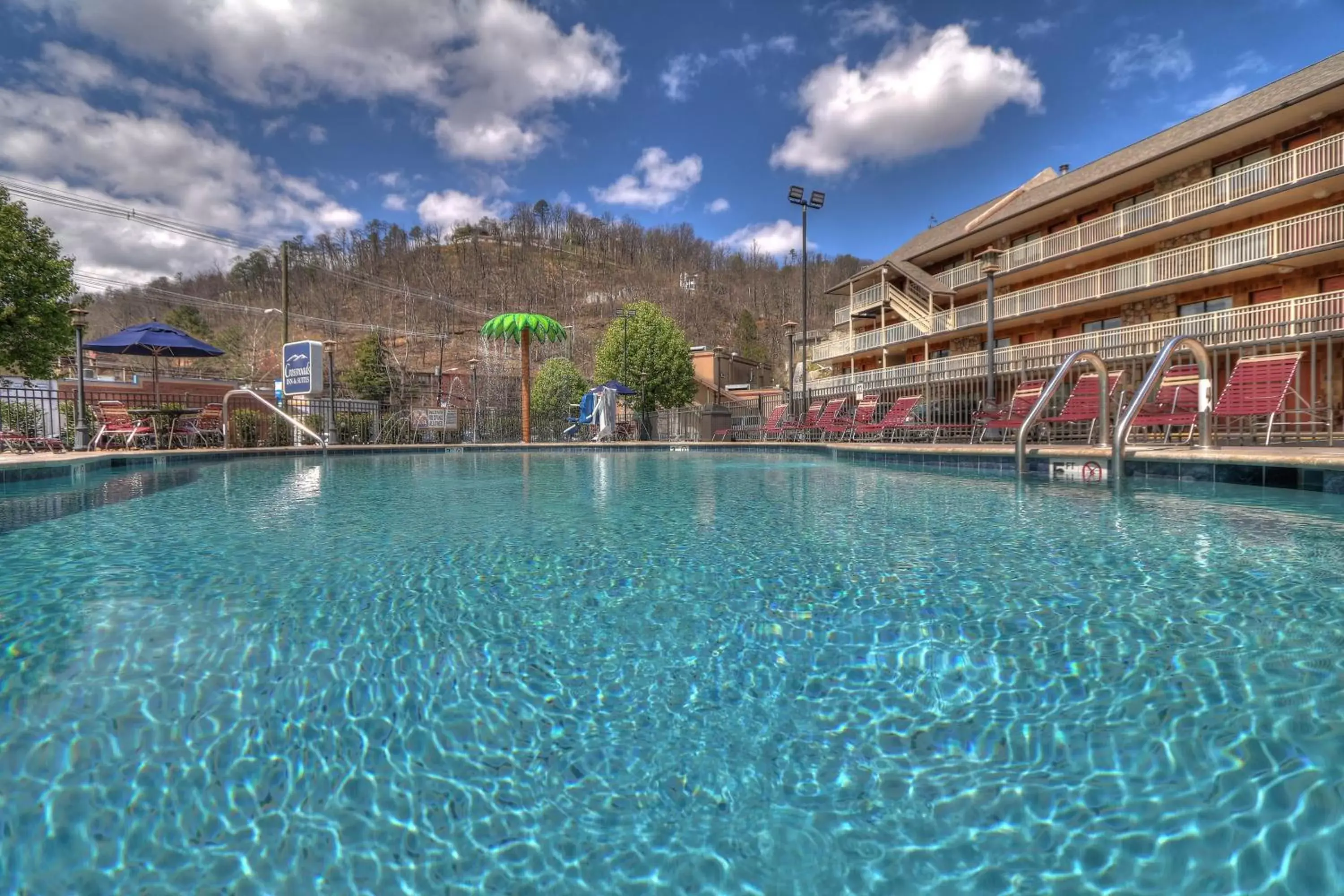 Swimming Pool in Crossroads Inn & Suites