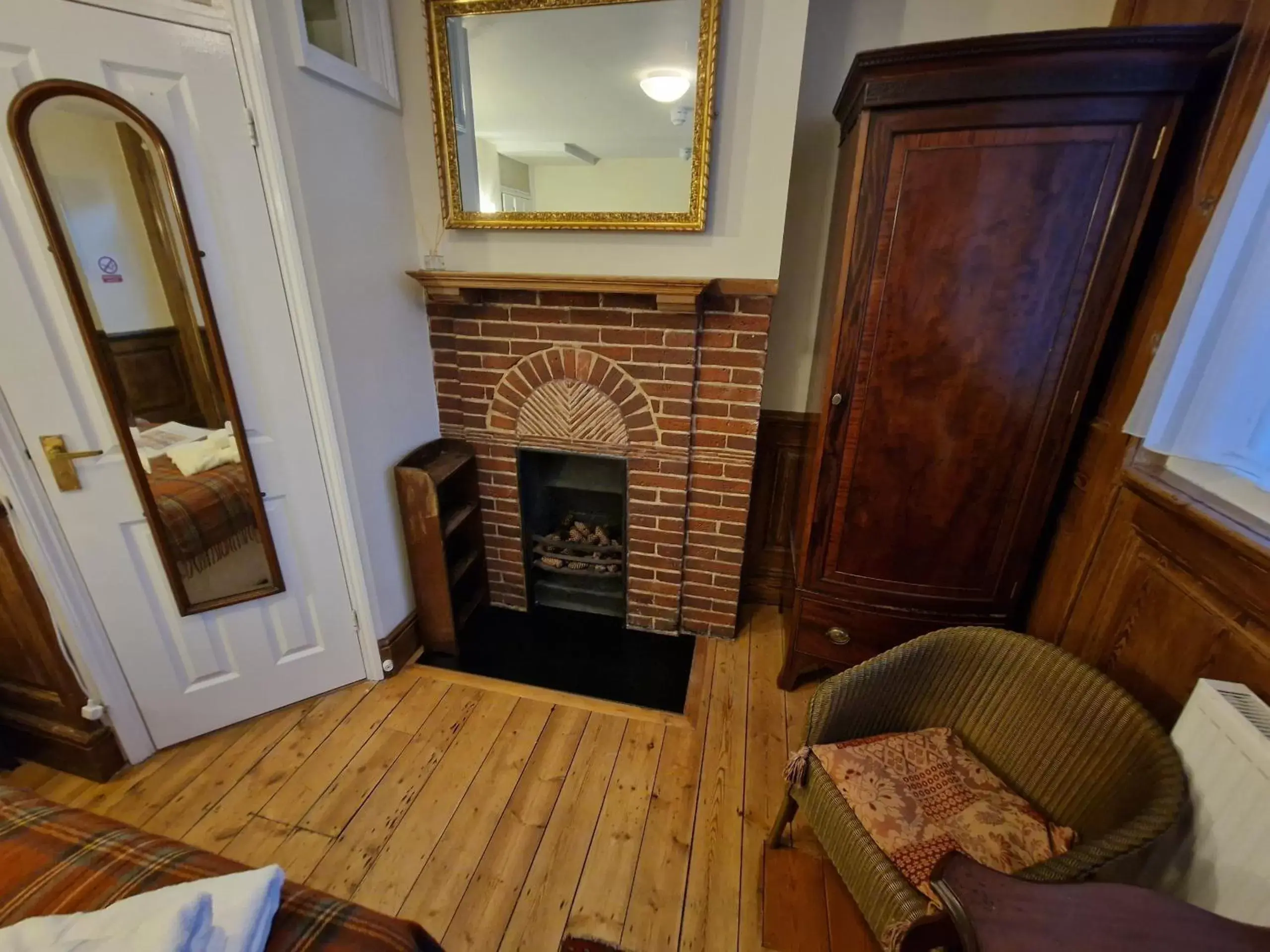 Bedroom, Seating Area in Black Horse Canterbury