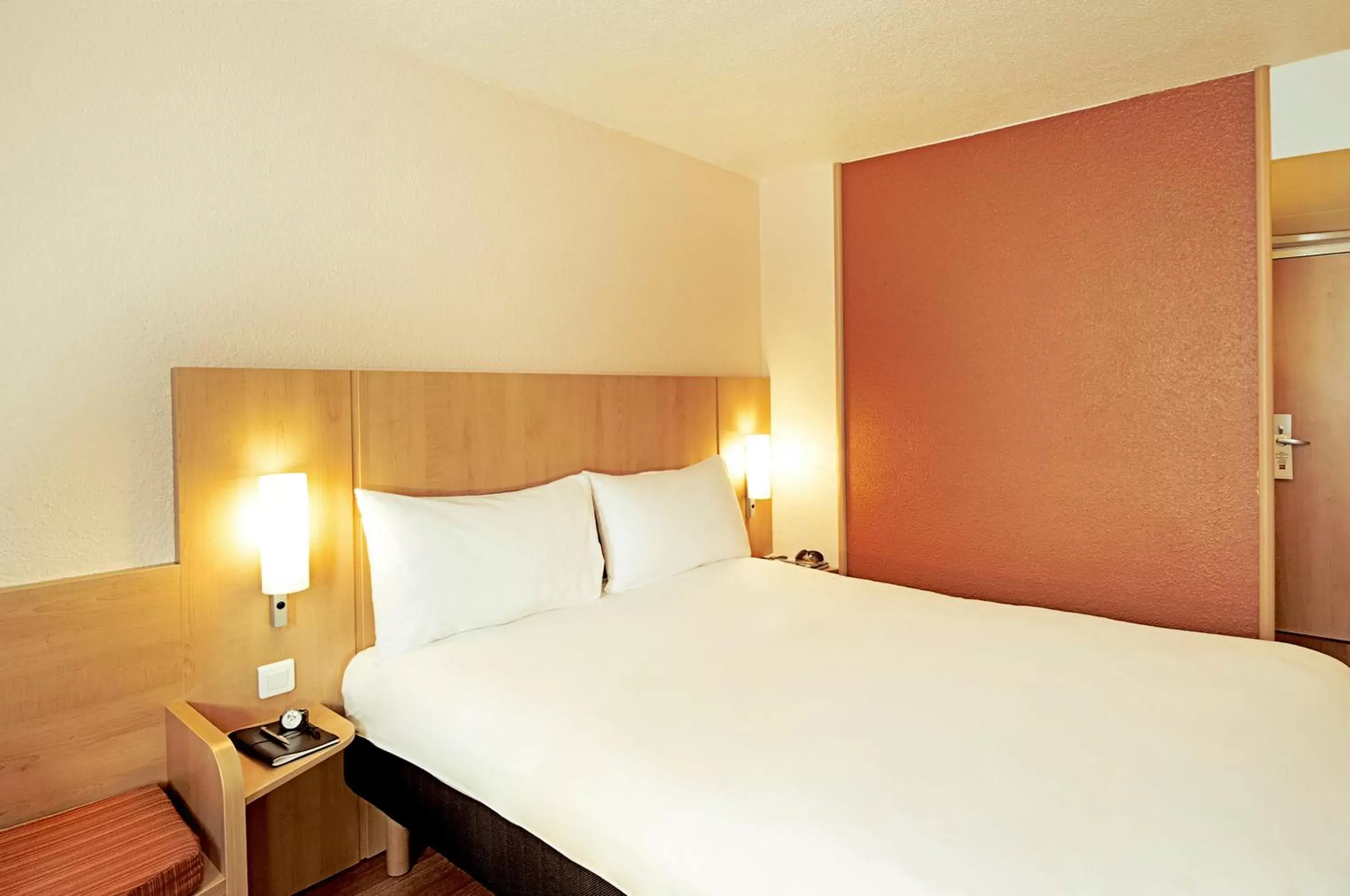 Bed in ibis Lyon Est Chaponnay