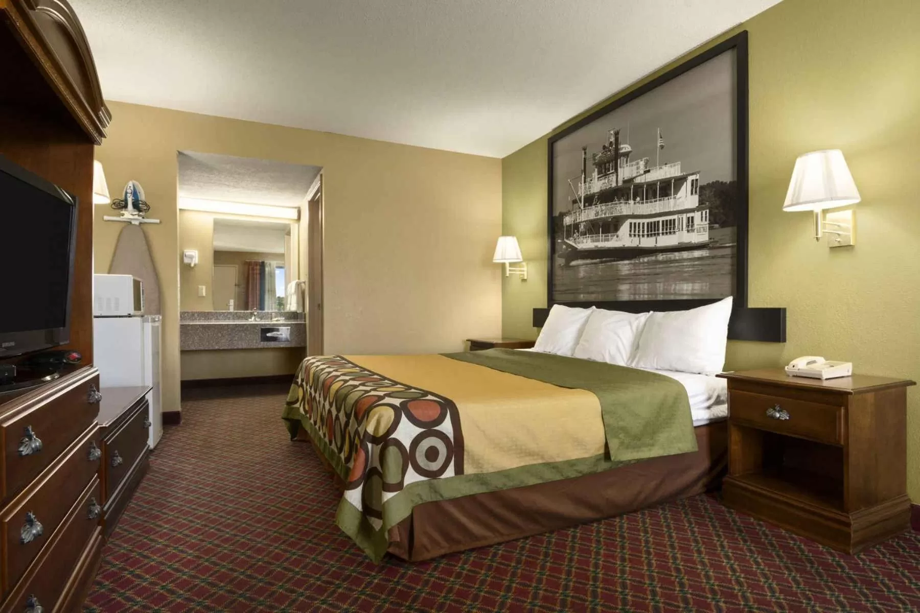 Photo of the whole room, Bed in Super 8 by Wyndham Hattiesburg North - University Area