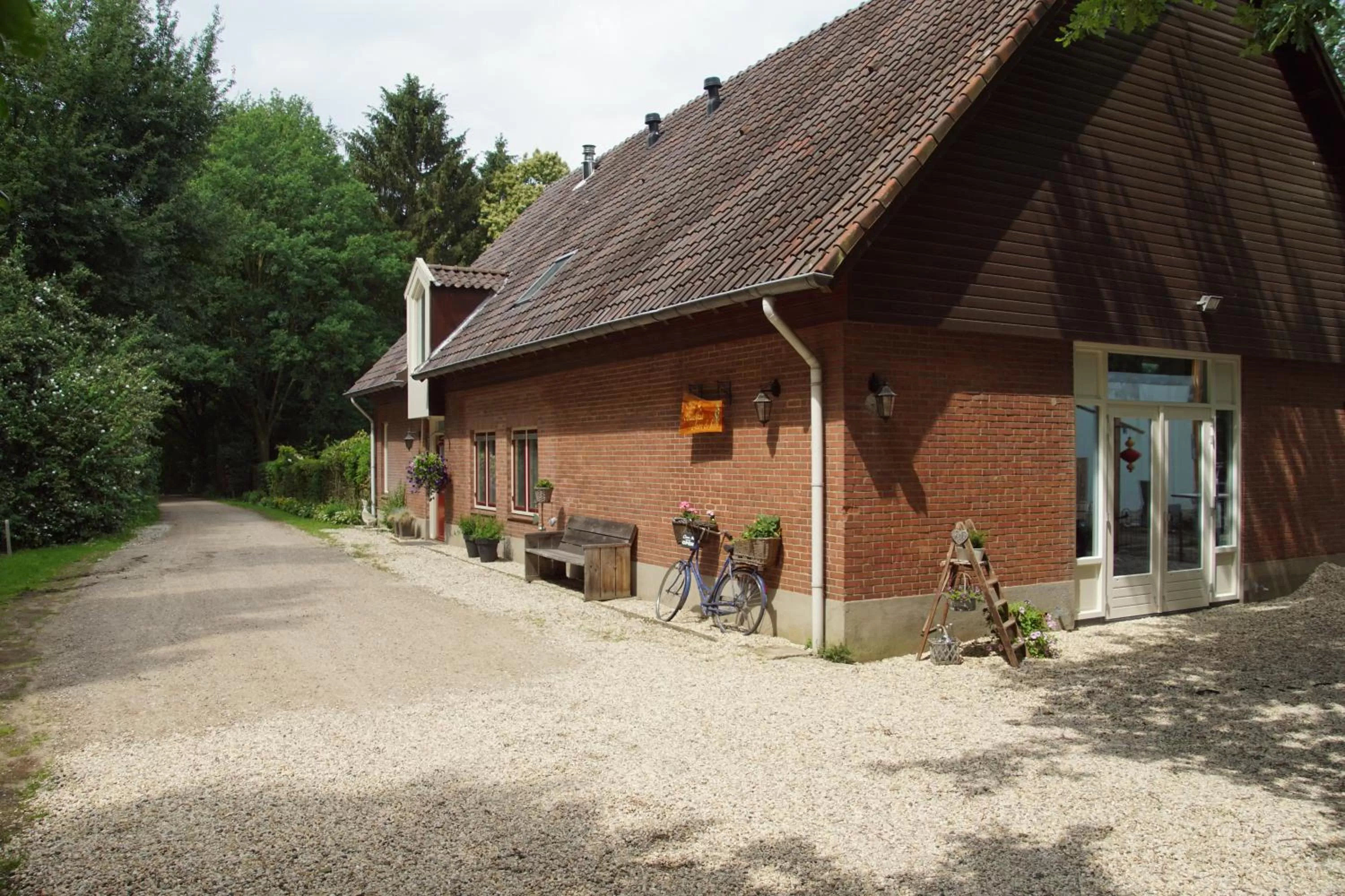 Facade/entrance, Property Building in Bed & Breakfast aan de Beek