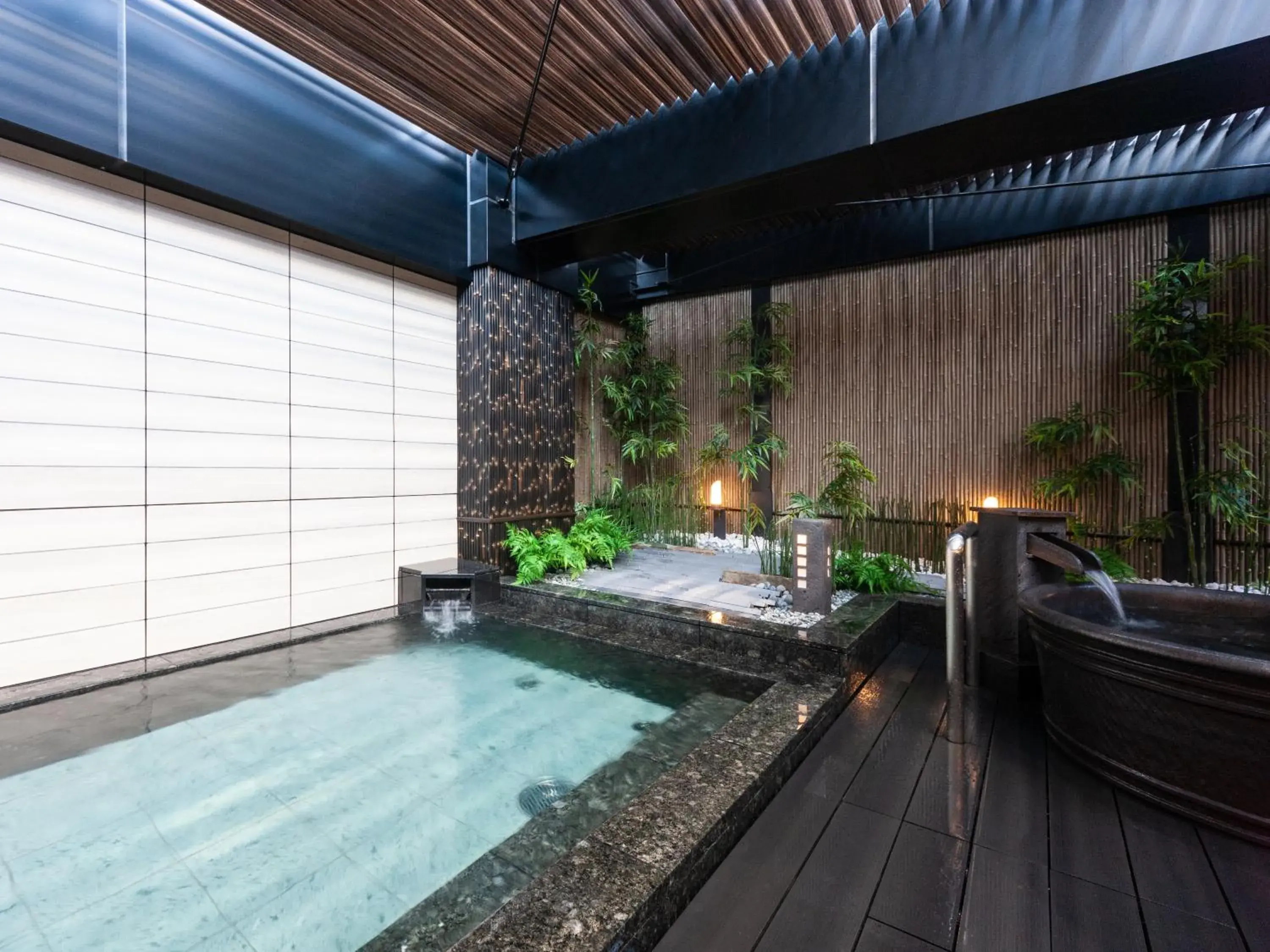 Open Air Bath, Swimming Pool in APA Hotel Pride Kokkaigijidomae - National Diet Building