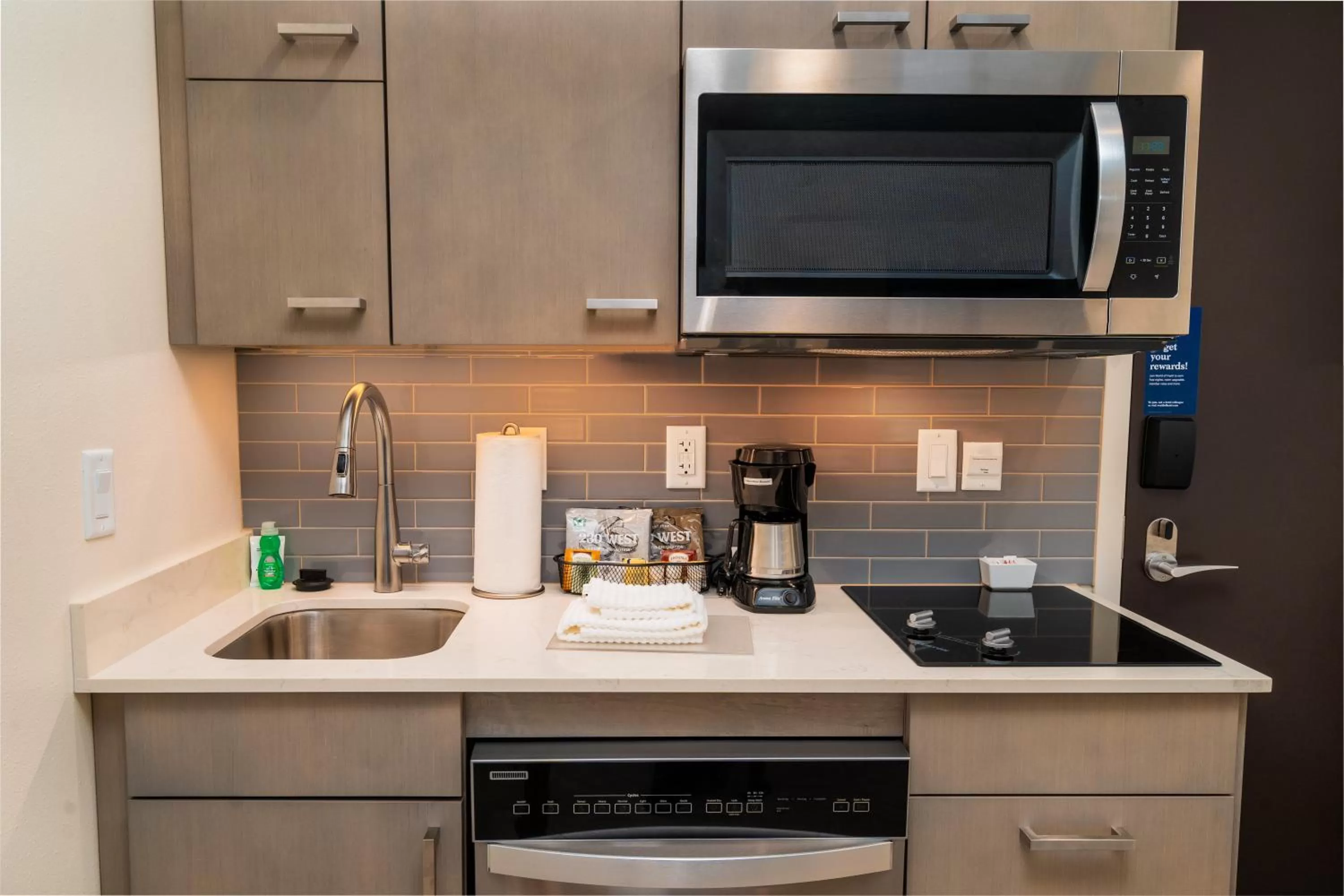 Kitchen or kitchenette in Hyatt House Nashville/Franklin/Cool Springs