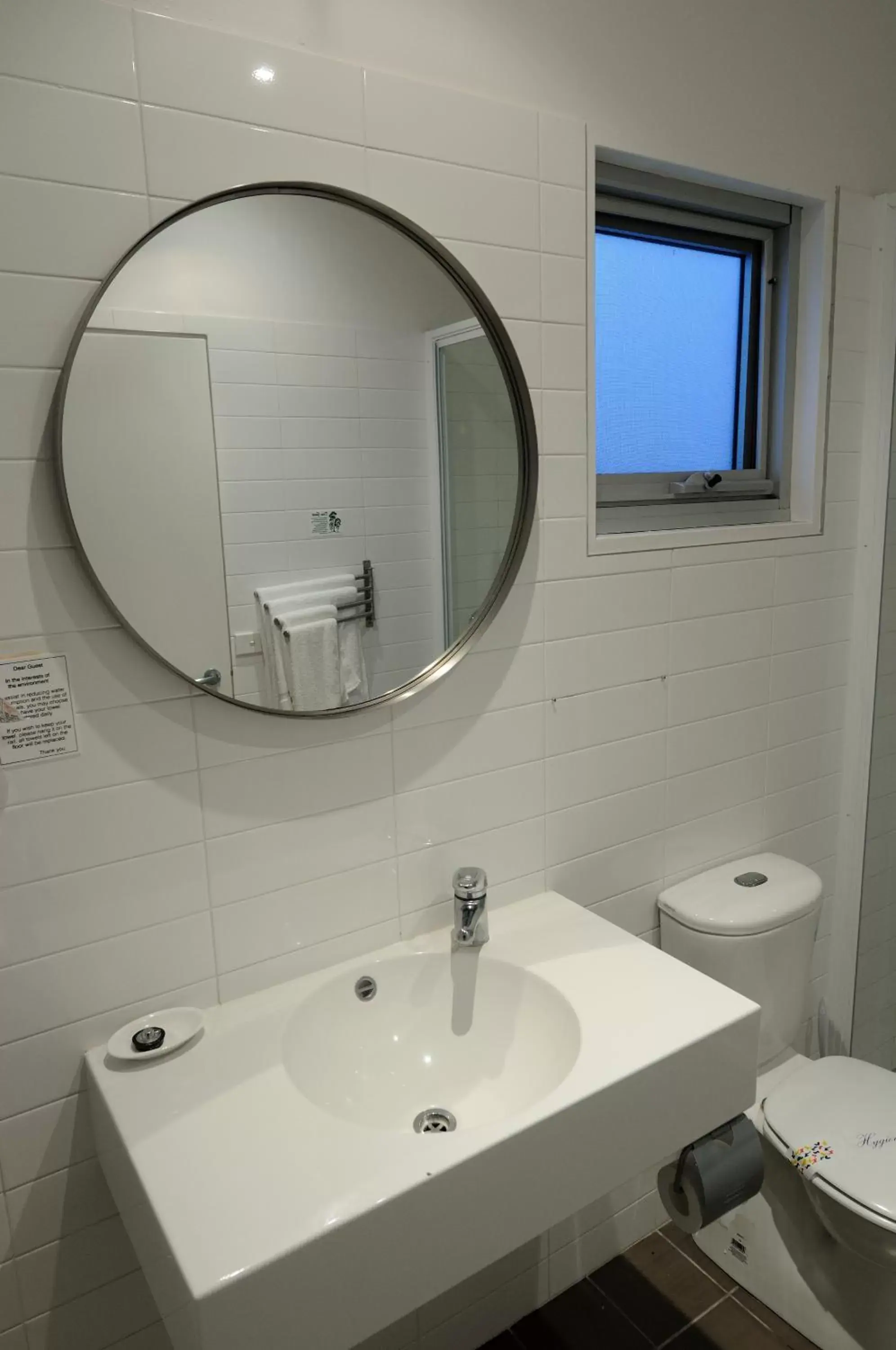 Bathroom in Ashmont Motel and Apartments