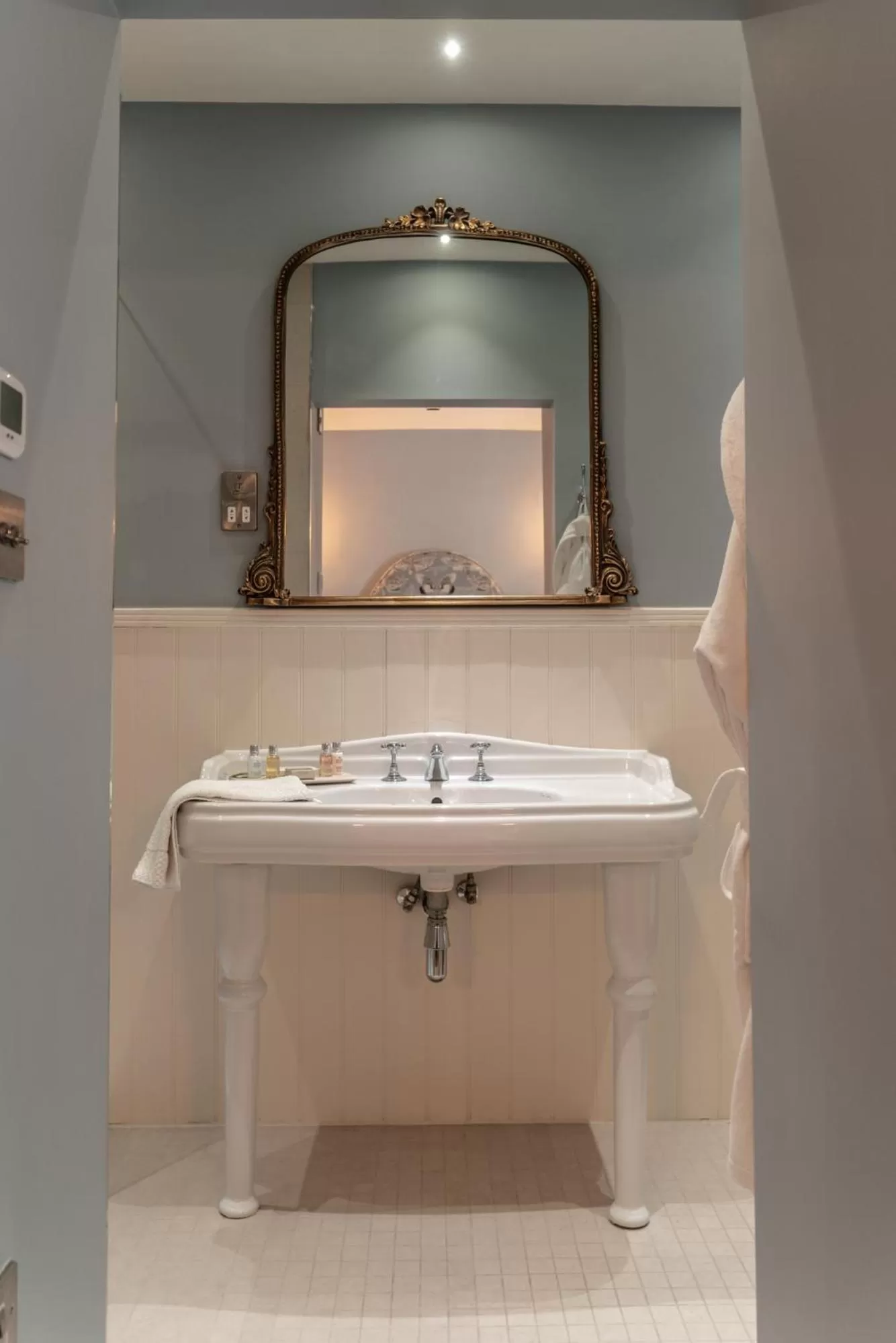 Bathroom in The Coach and Horses