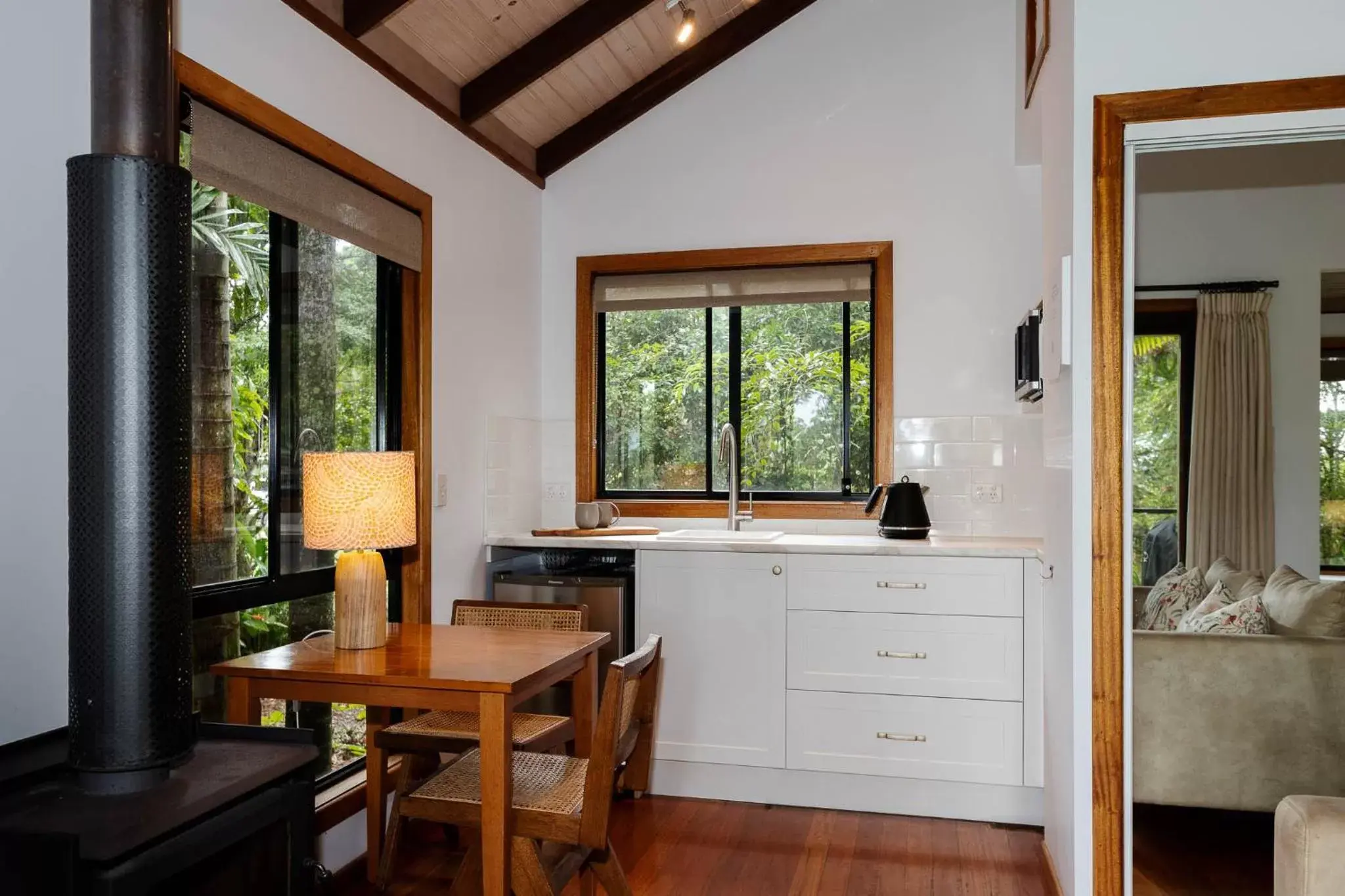 Lake Weyba Cottages Noosa