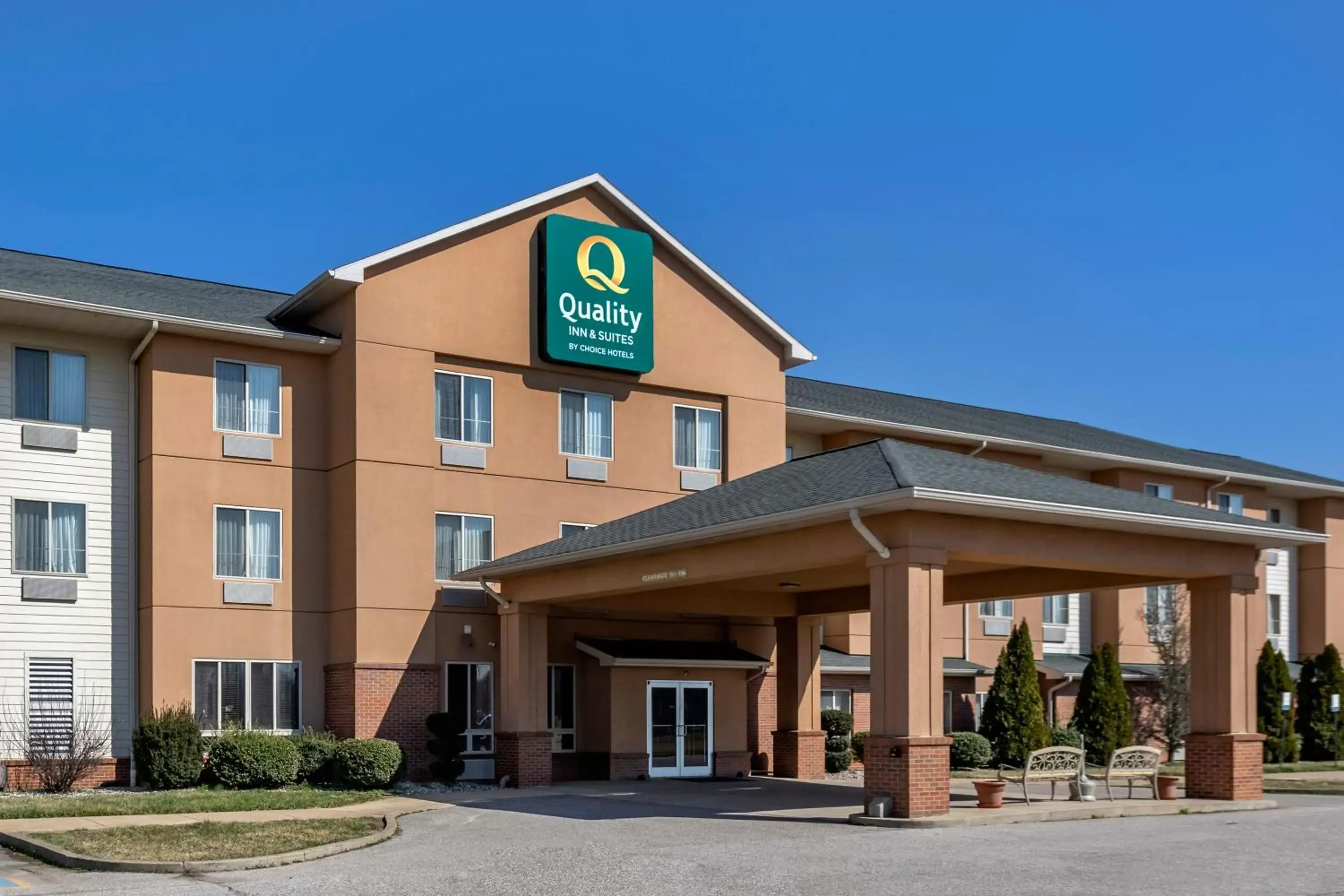 Property Building in Quality Inn & Suites