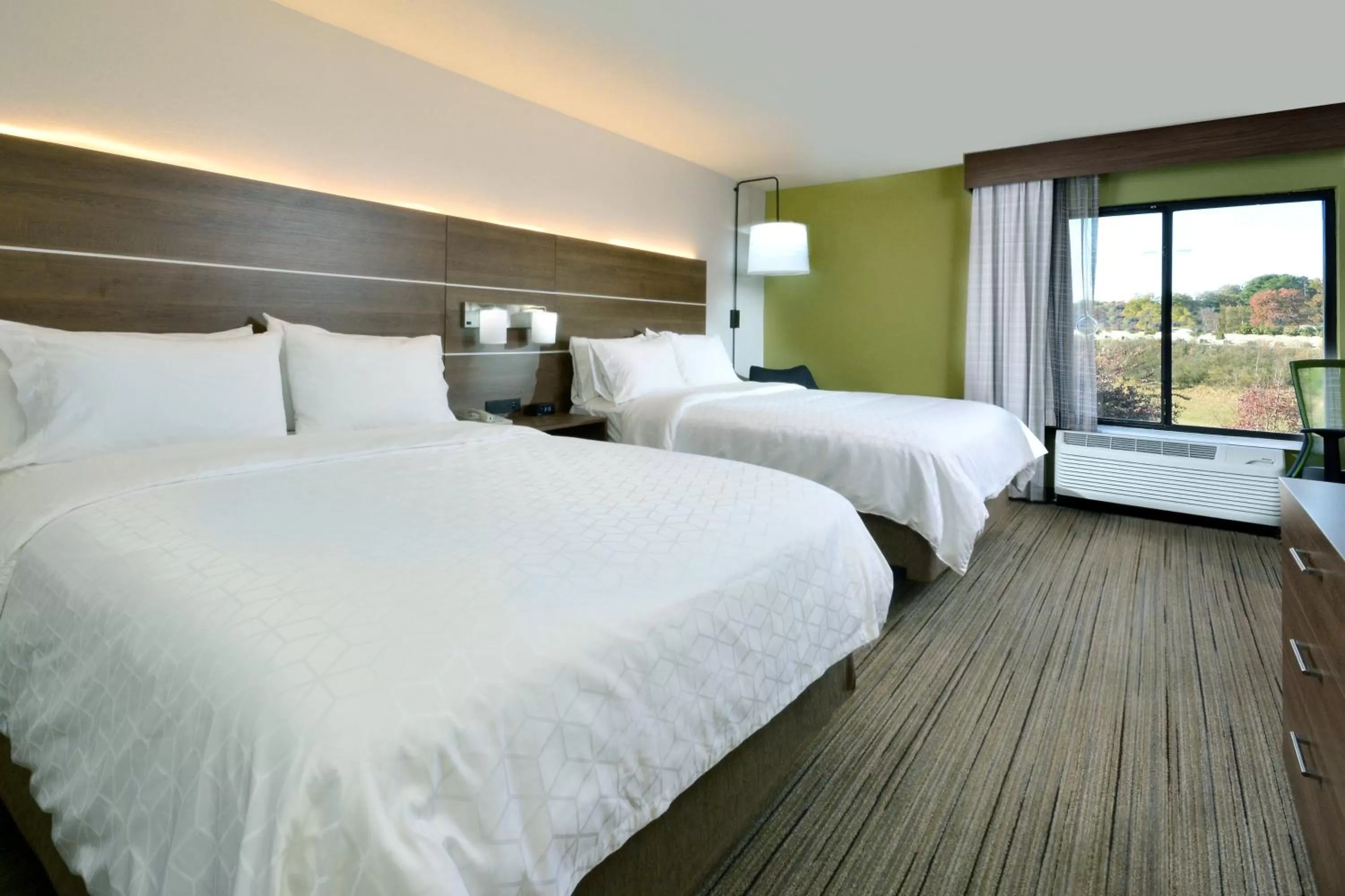 Photo of the whole room, Bed in Holiday Inn Express Durham by IHG