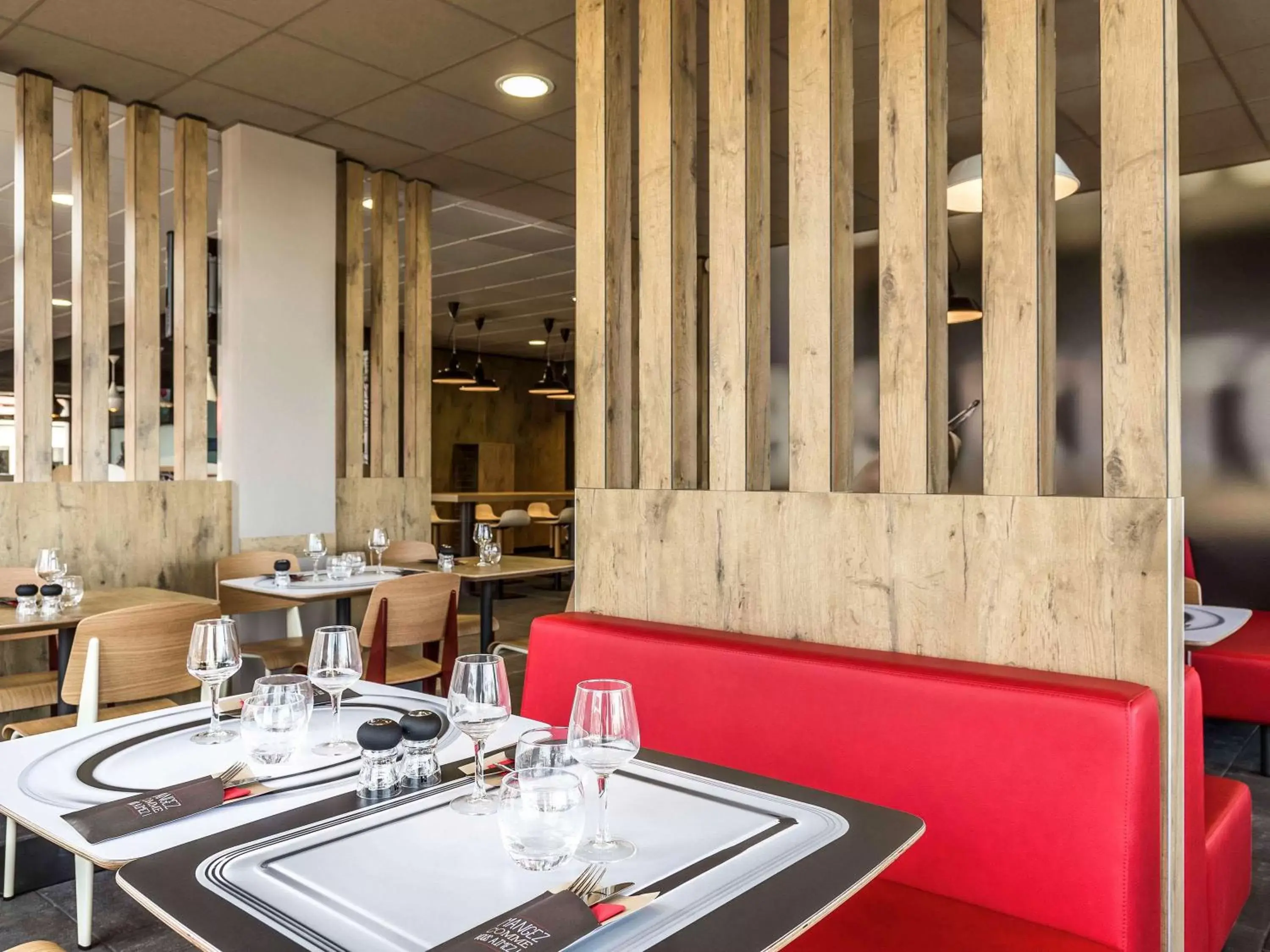 Restaurant/Places to Eat in ibis Thonon Centre