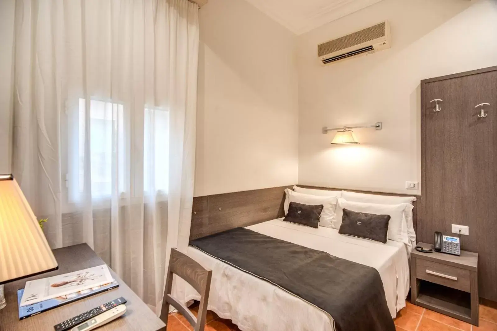 Bedroom, Bed in Hotel Mirti