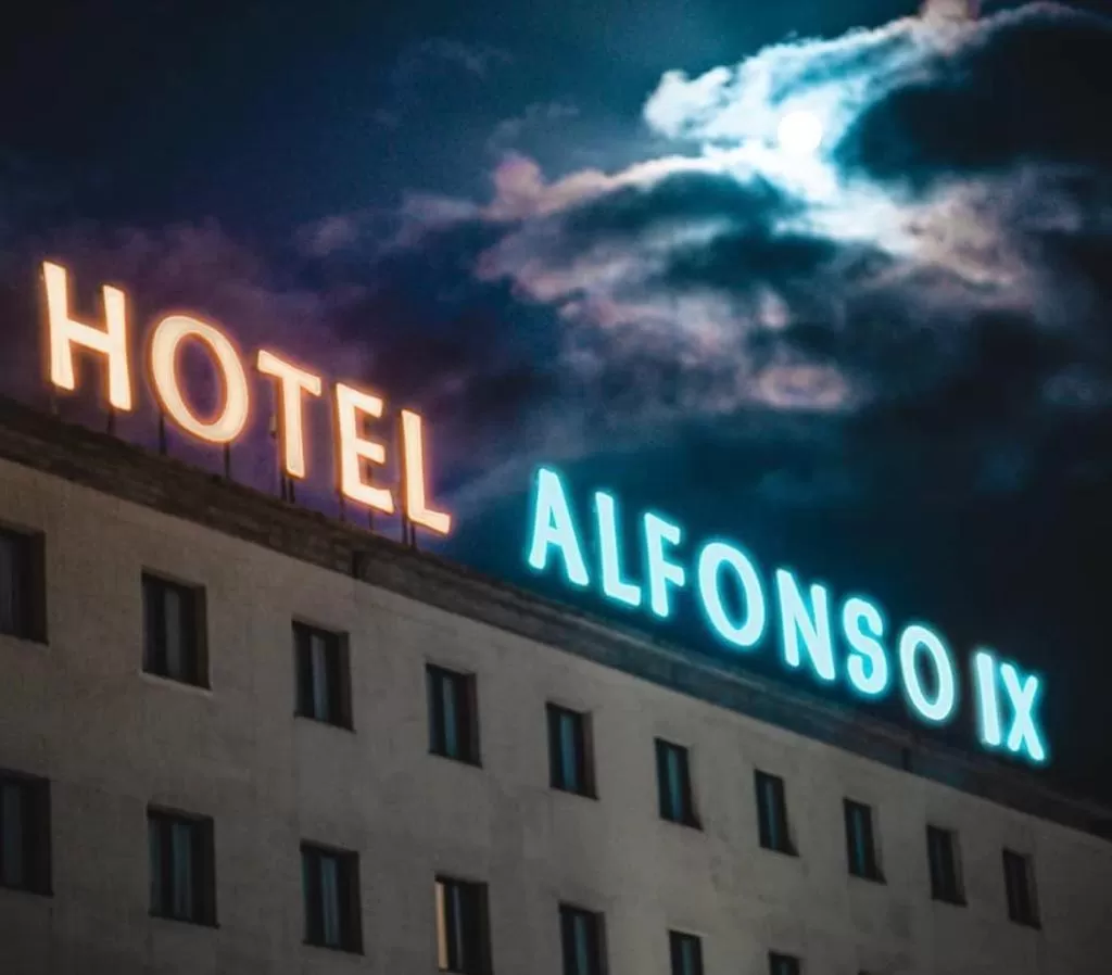 Night in Hotel Alfonso IX