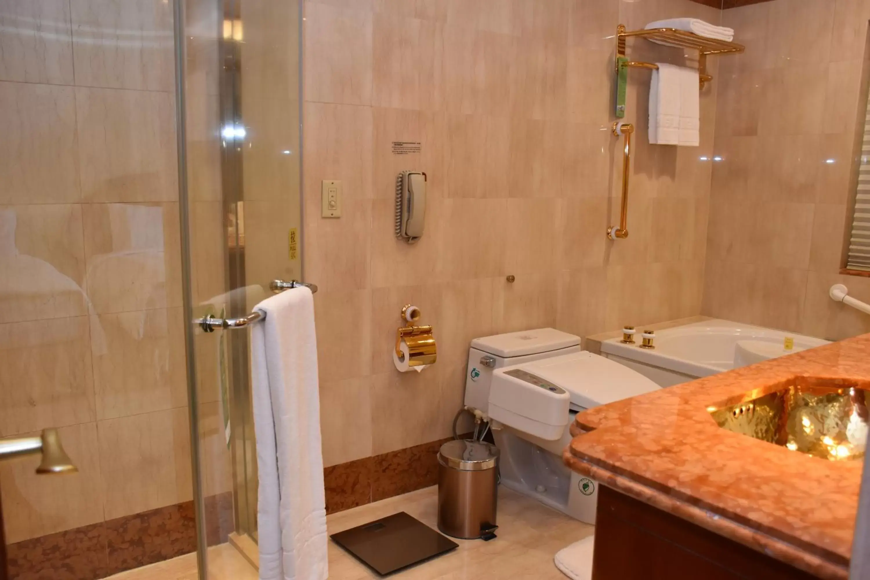 Shower, Bathroom in Evergreen Laurel Hotel Taipei