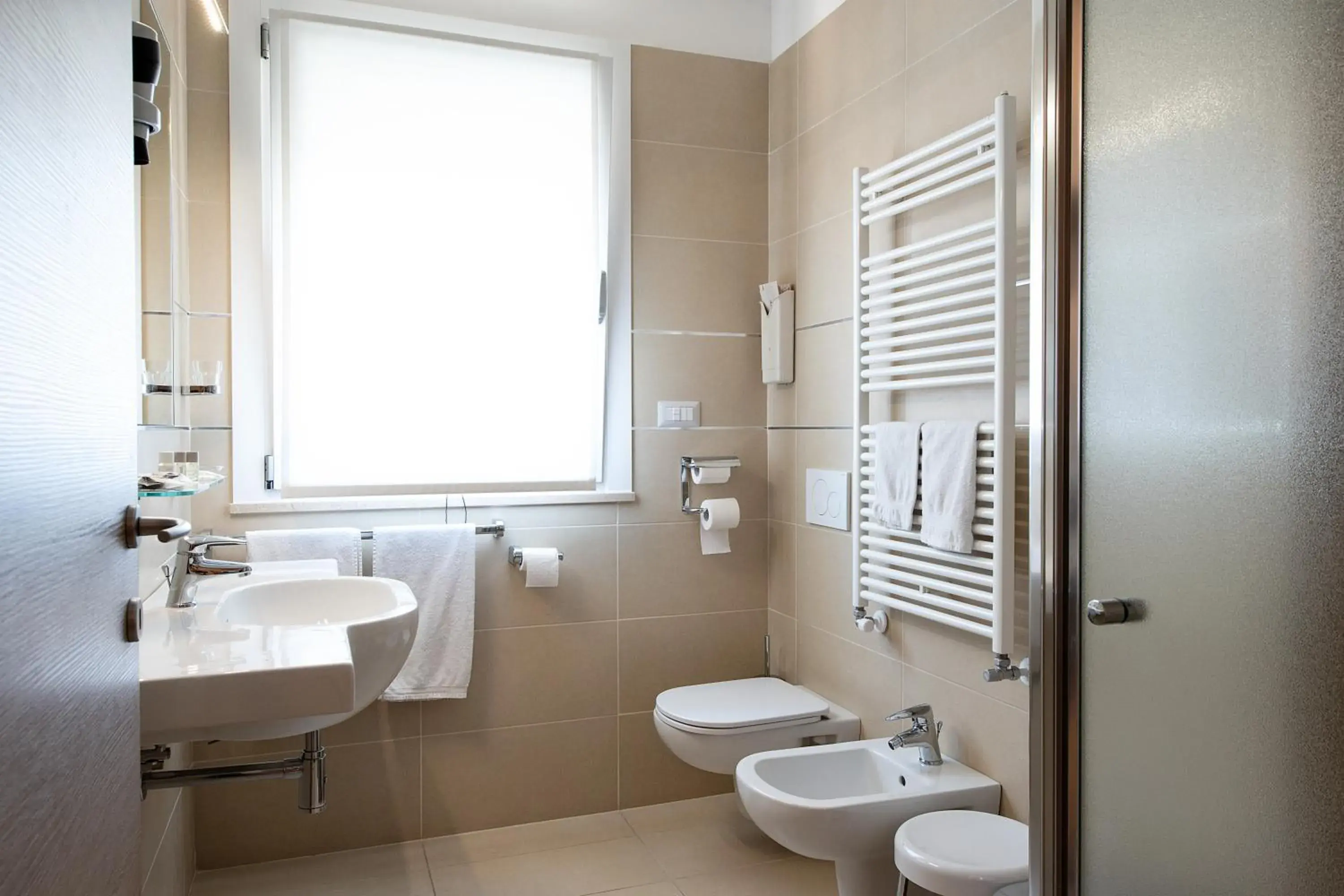 Bathroom in Hotel Montereale