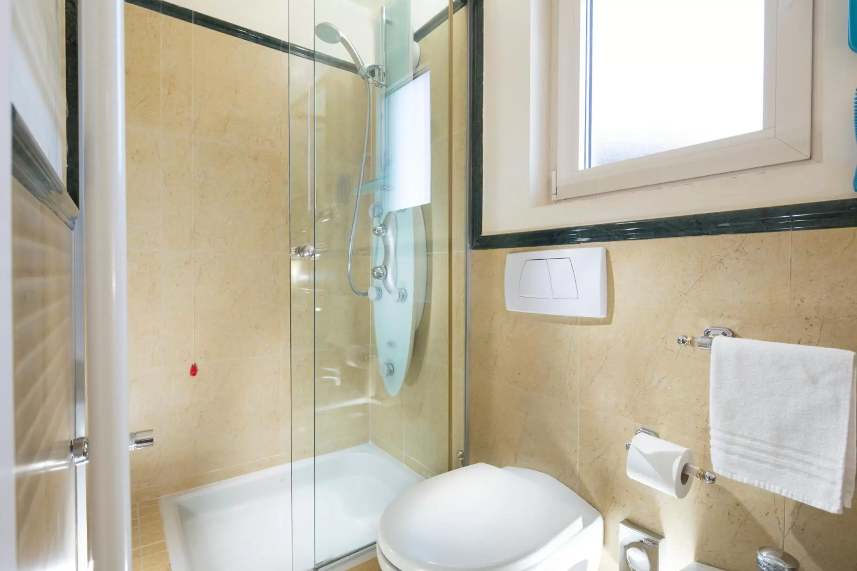 Bathroom in Doria Park Hotel