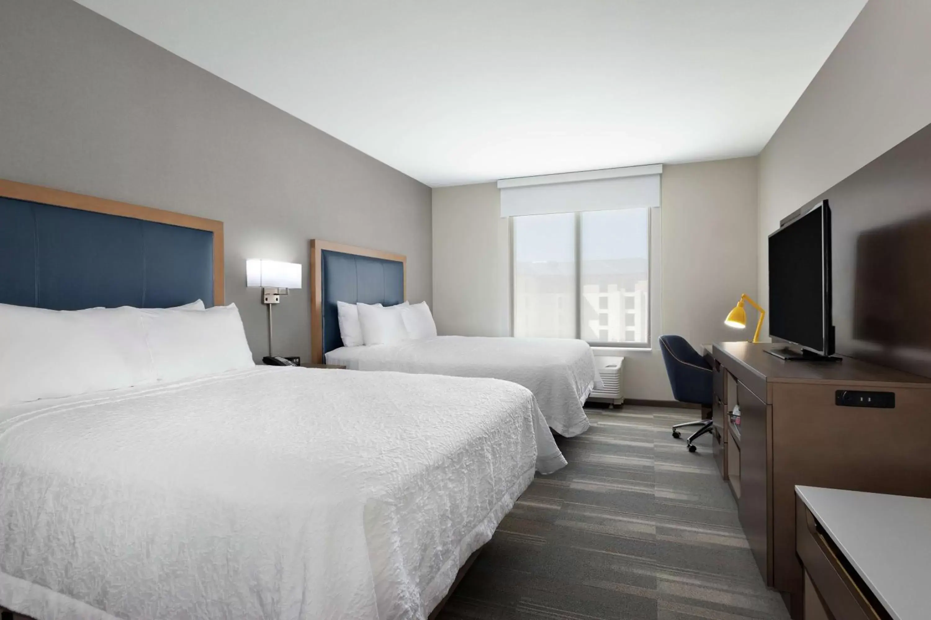 Bedroom, Bed in Hampton Inn & Suites San Diego Airport Liberty Station