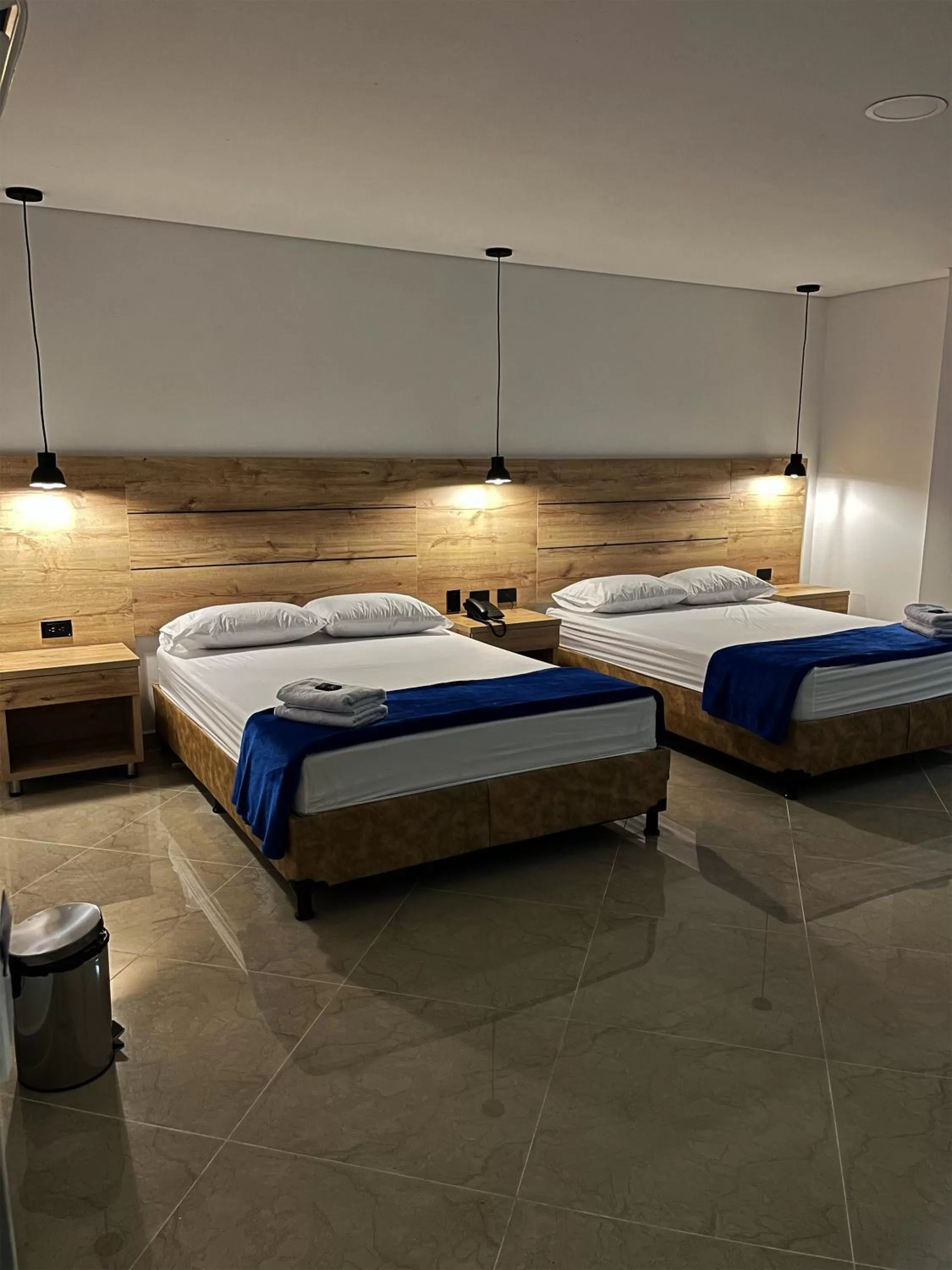 Bed in Hotel California City