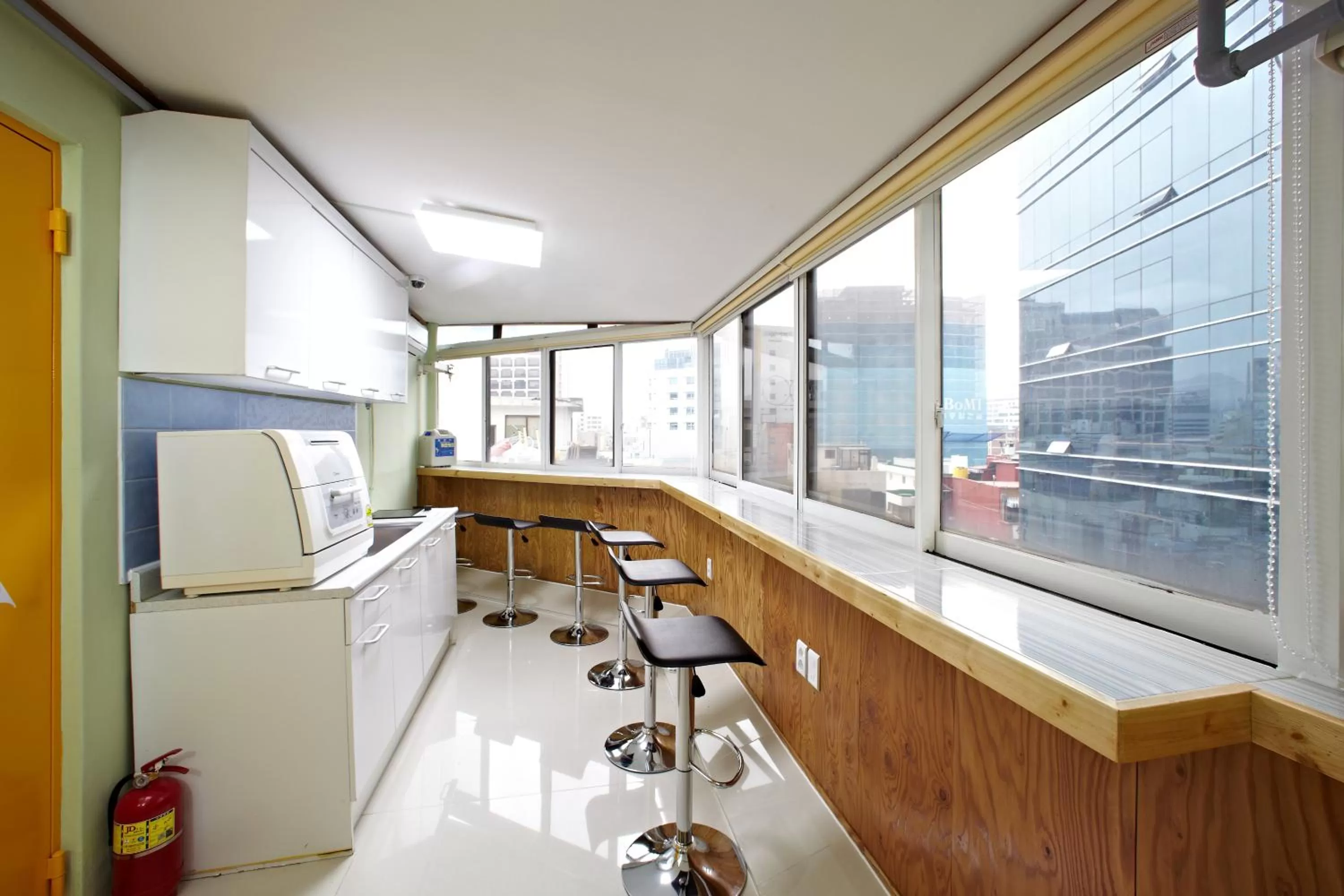 Restaurant/places to eat in Rainbow Hotel Myeongdong