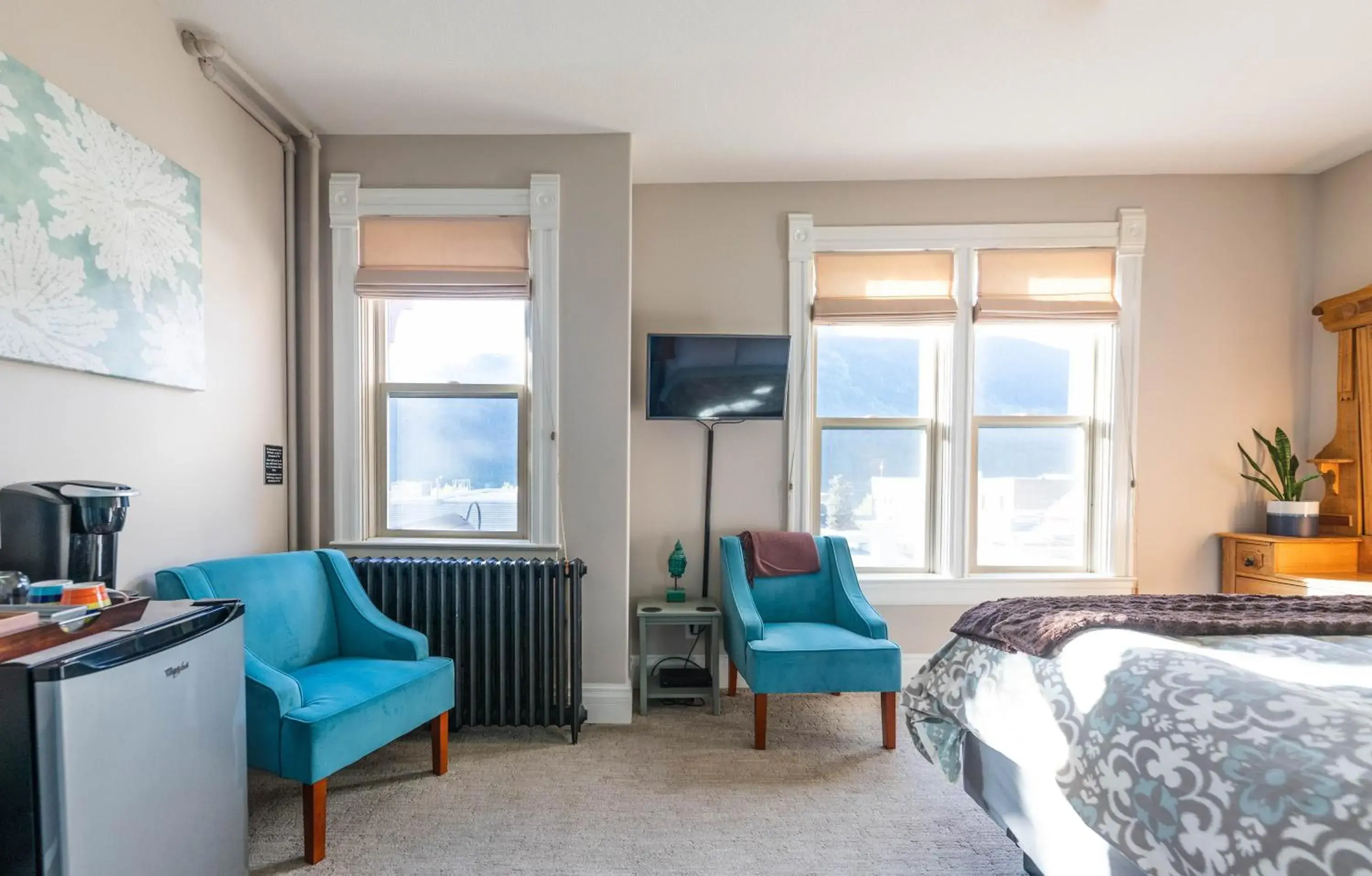 Bedroom, Seating Area in Cloudside Hotel