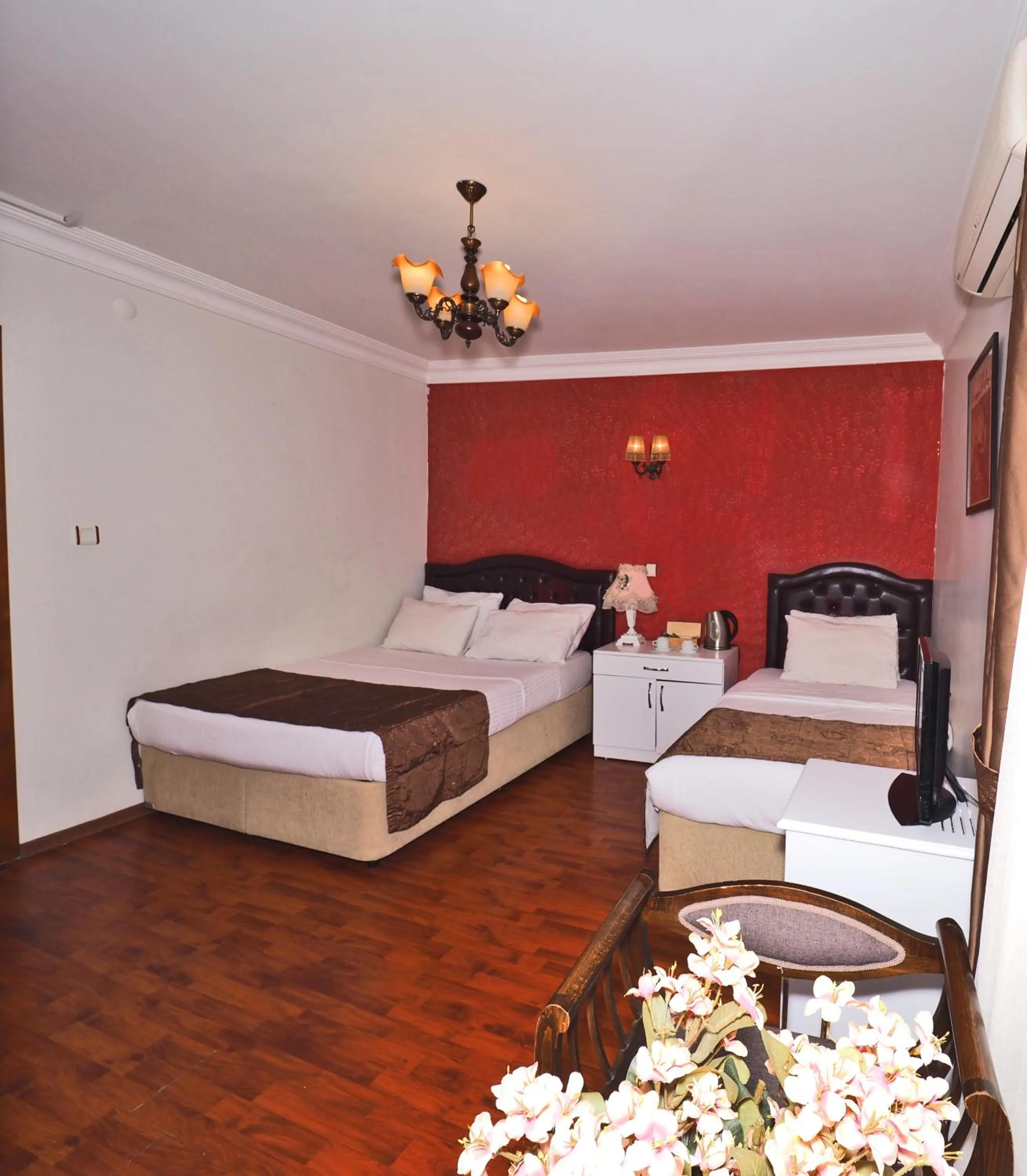 Photo of the whole room, Bed in The Sunrise Hotel