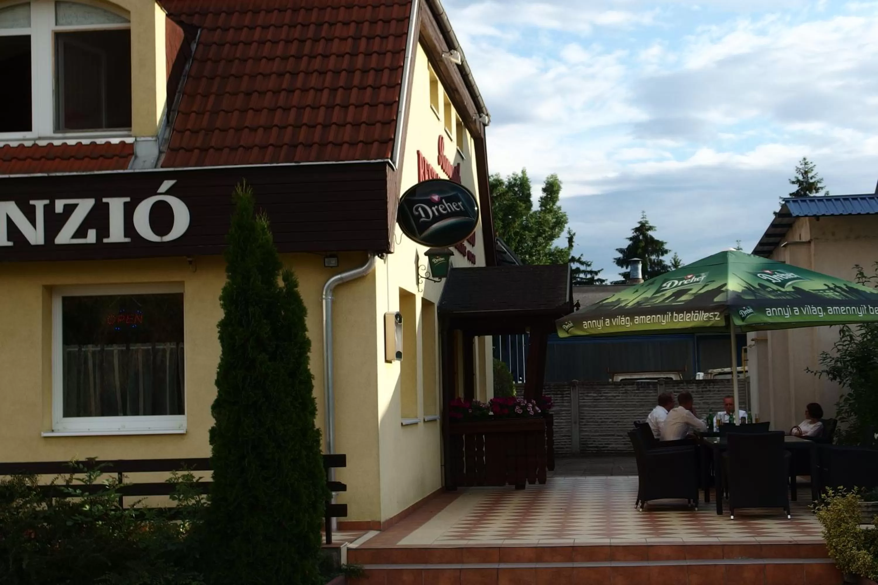 Balcony/Terrace in Romantik Étterem - Panzió